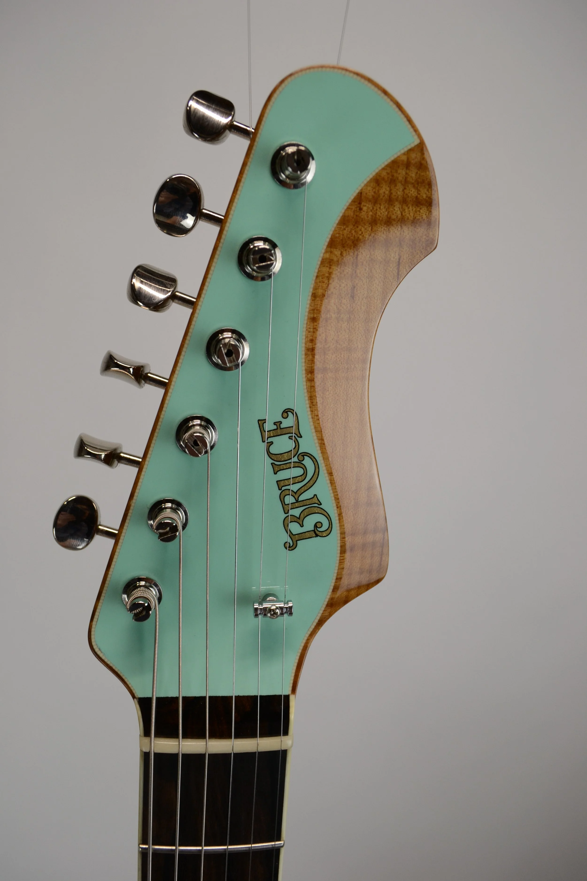 Bruce Guitars The Ellary Deluxe, surf green, withh gemini pickups