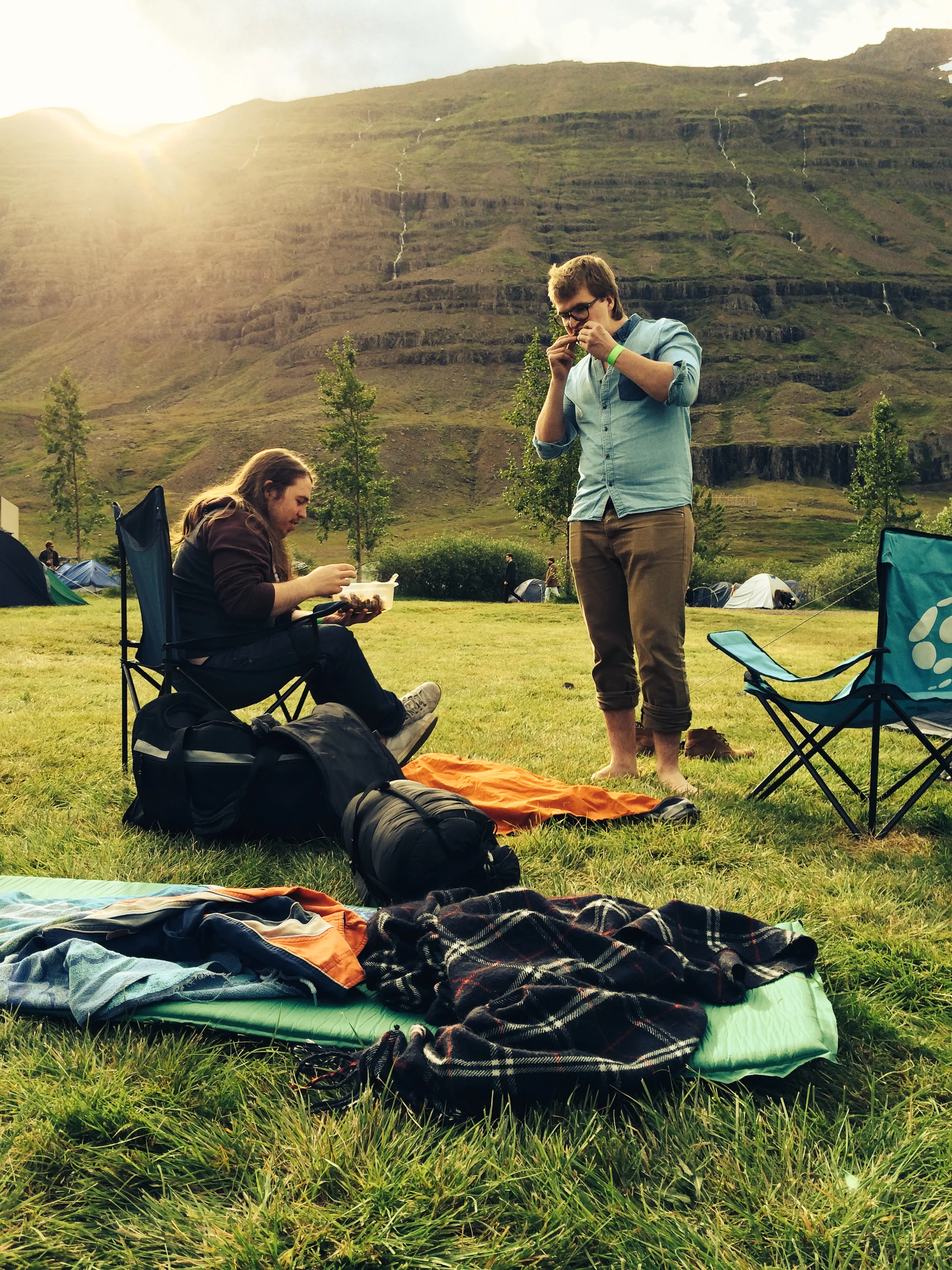 Rigning og myrkur í París (ljóð)