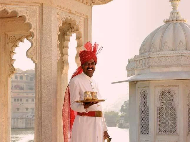 Refined Travel Writing