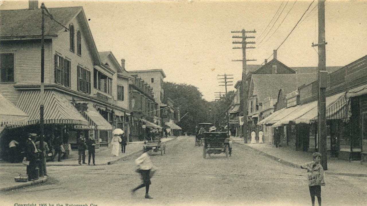  Bellevue Avenue looking north from Bath Road (now Memorial Boulevard), about 1907. 