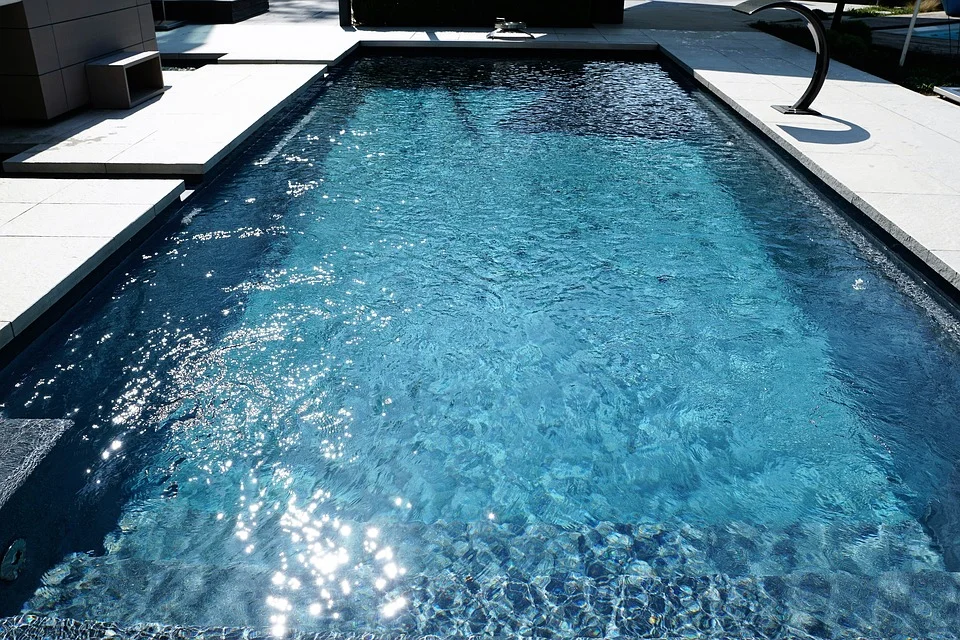 swimming-pool-2235890_960_720.jpg