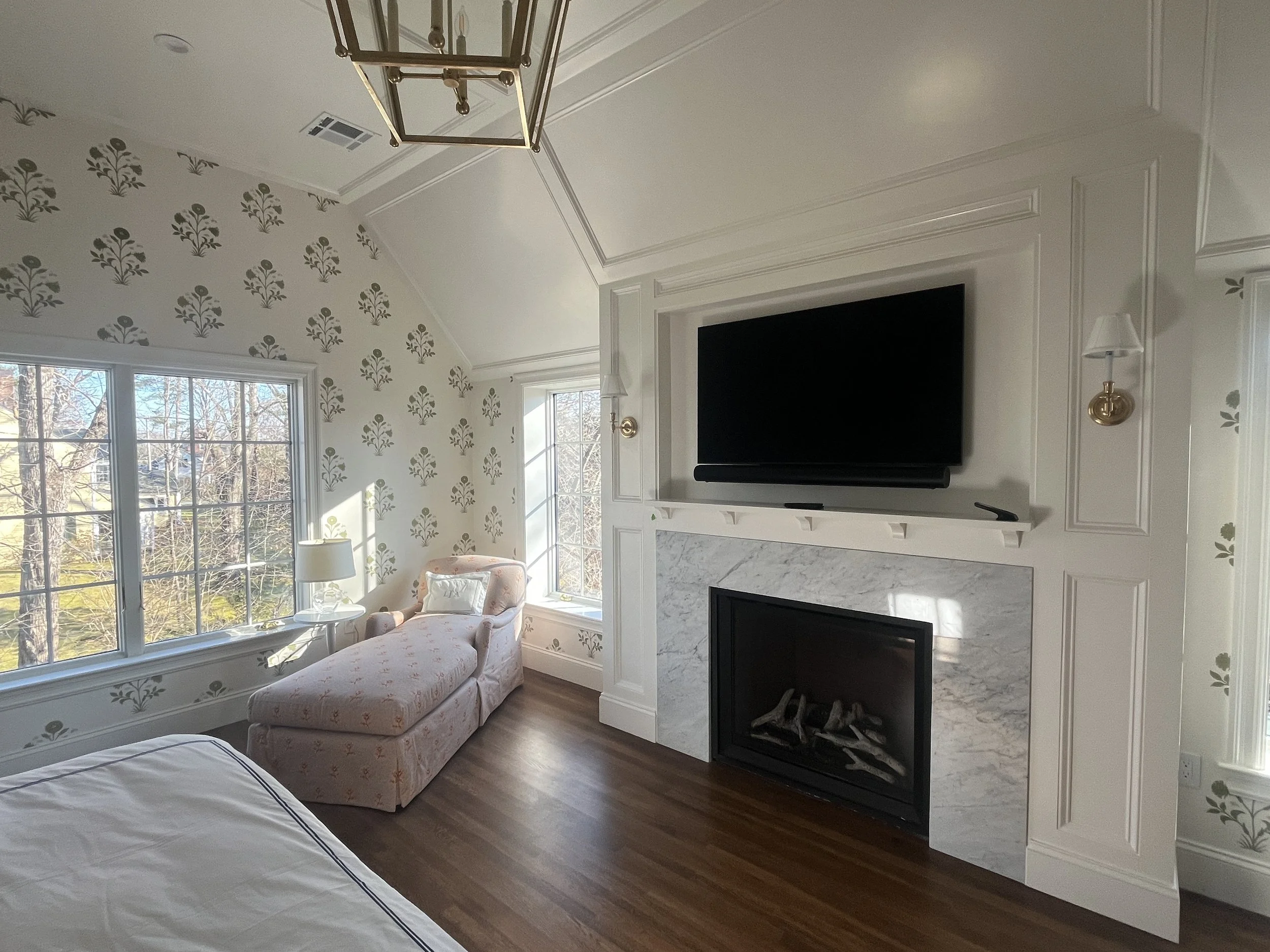 master bedroom fireplace 2.JPG