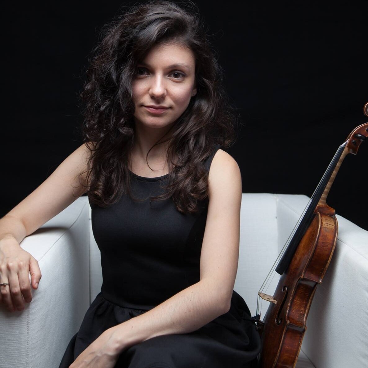 Lilit Hartunian, violin