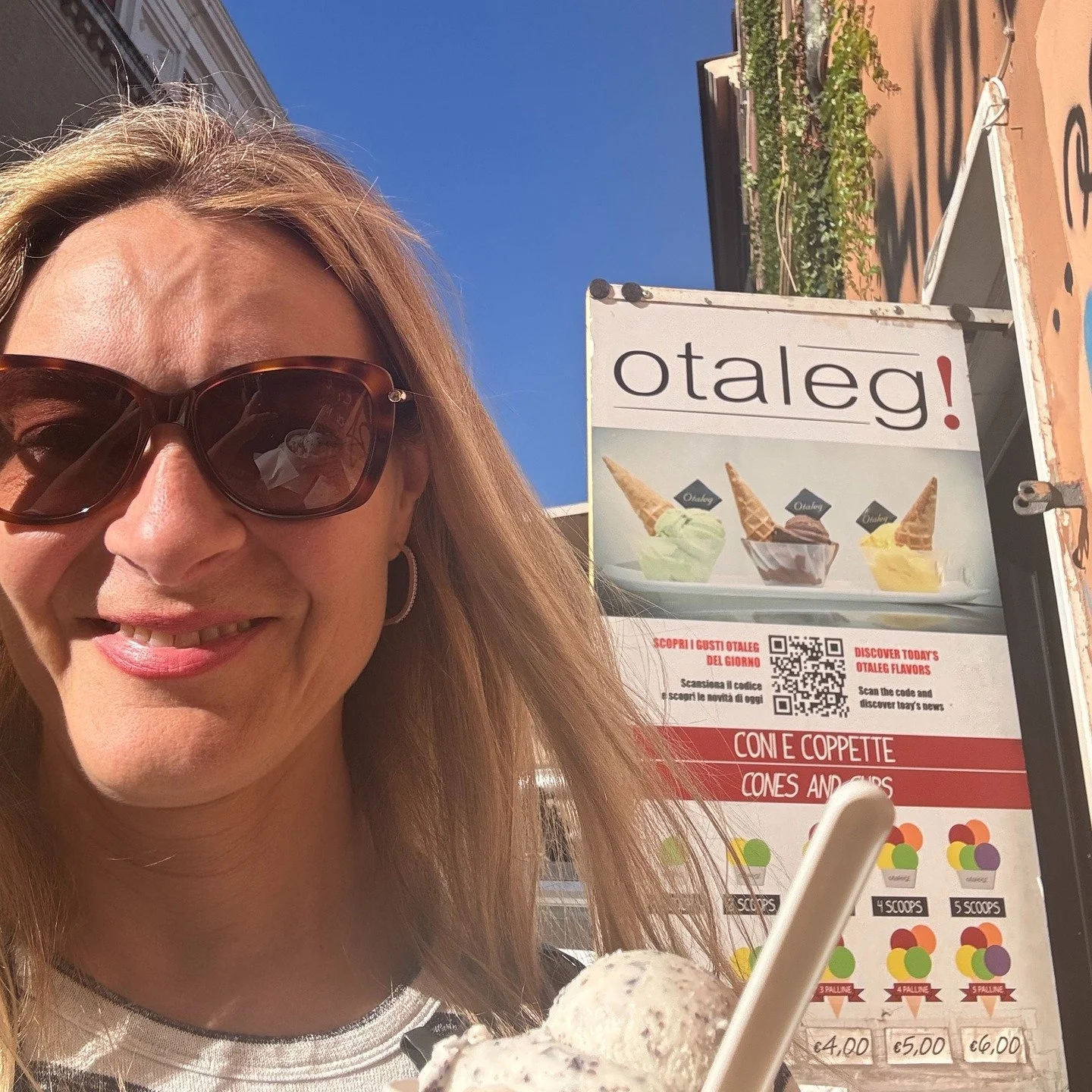 Edges. Awe. And Aperol Spritzes. ✨
It&rsquo;s only been a few days in Rome, and I&rsquo;ve already walked miles, met angel travelers, and learned that Google Maps has a sense of humor.
This is what I love about travel &mdash; it cracks you open in wa