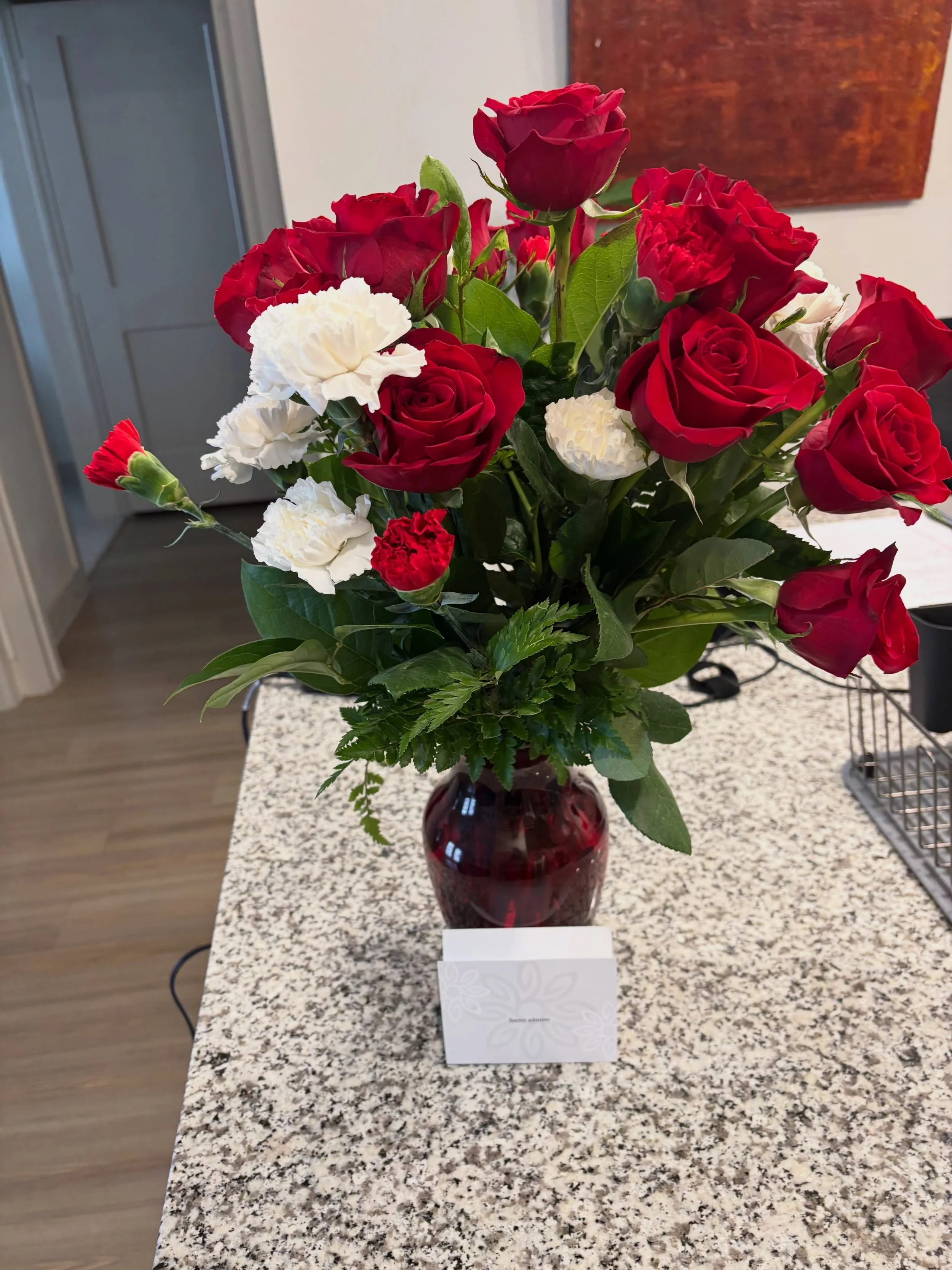 Flowers from a secret admirer. I think I&rsquo;ll keep him. 😉❤️🌹 

#travelswithspirit