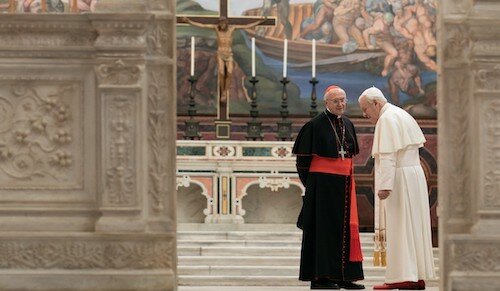 Benedit XVI’s self doubts are being tended to by Bergoglio, in the former’s final days of being Pope.