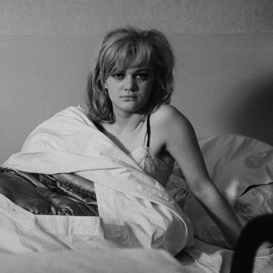 The World of Movies: Loves of a Blonde