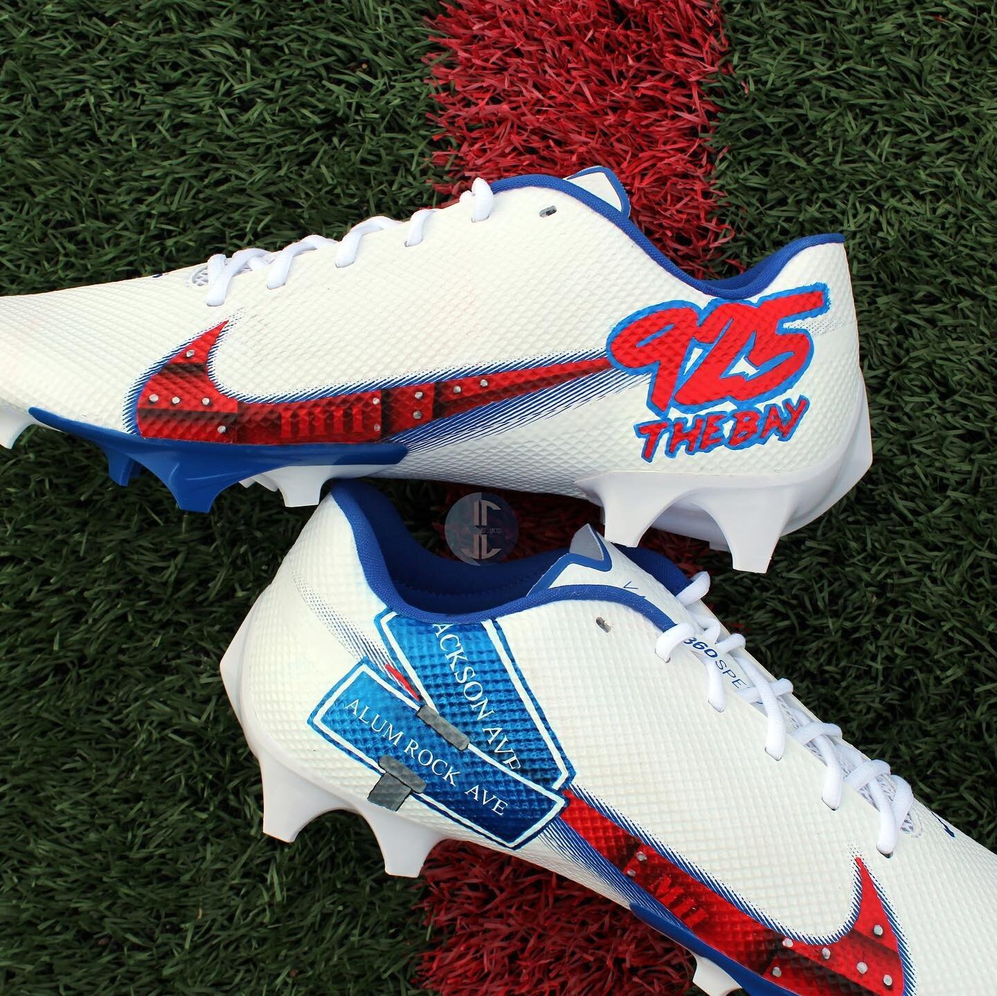 Back this week with two more pairs of custom cleats, and a new player added to my roster. @buffalobills Wide Receiver Isaiah Hodgins @isaiah_hodgins and I teamed up to represent two things close to his heart. His religion, including his favorite vers