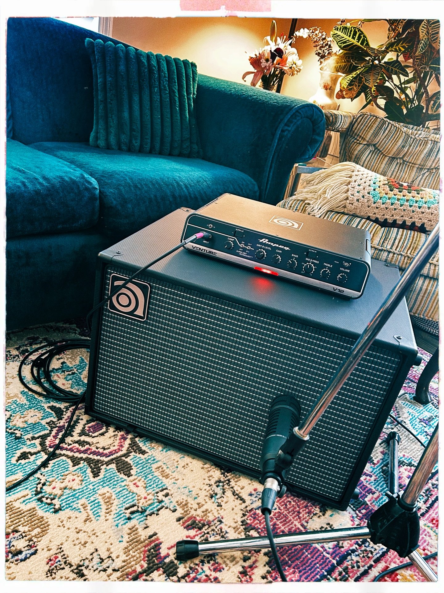 Tomorrow&hellip; 👀👀

#ampeg #ampegventure #bassplayer #touringmusician #rigrundown