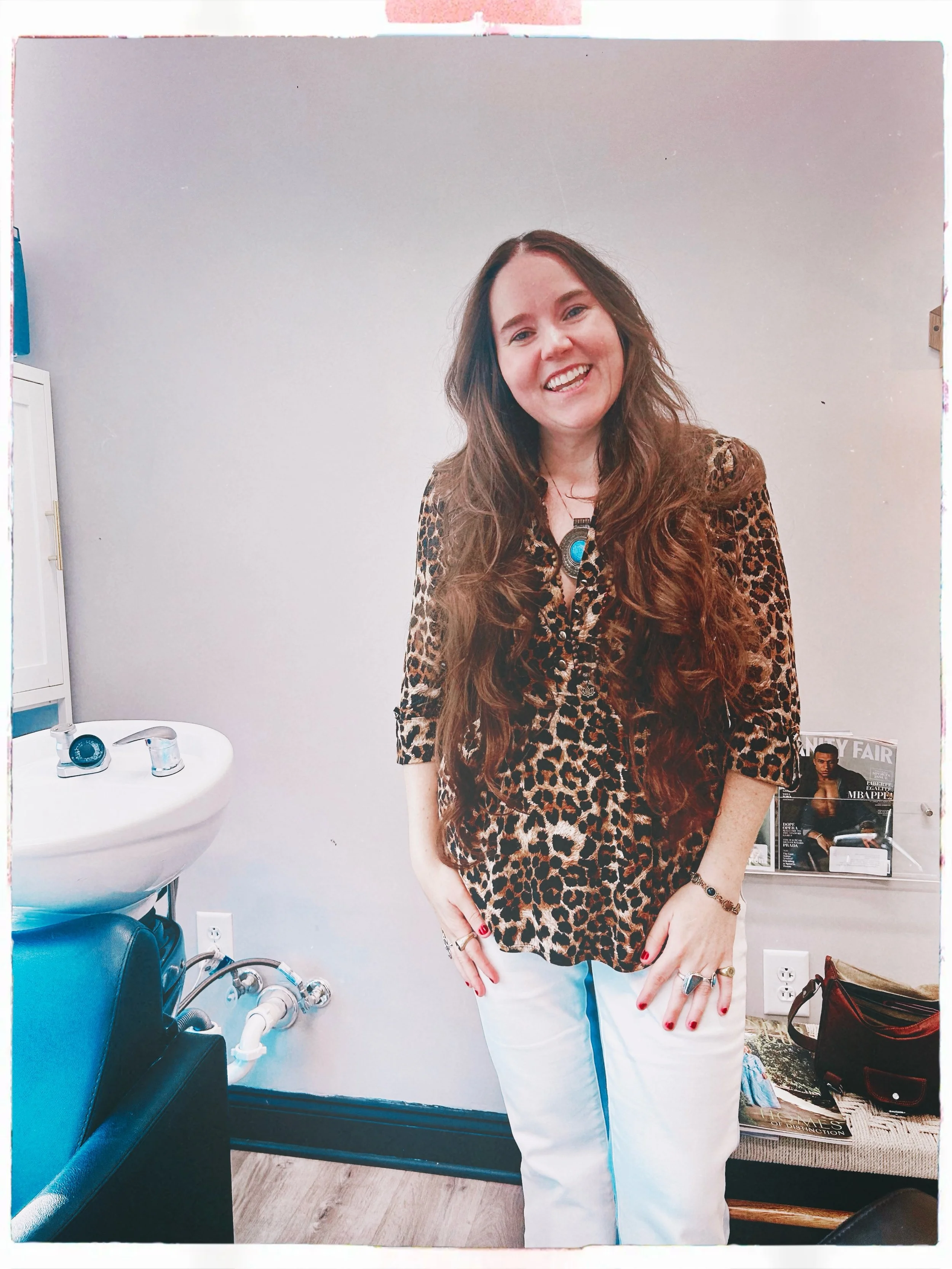 The mane has been tamed. My new pal Kathleen Marr understood the assignment - 70&rsquo;s shag comin&rsquo; in hot! 

This was such a beautiful, emotional, much needed experience. A haircut so good it made me cry. Swipe for some fun video evidence!