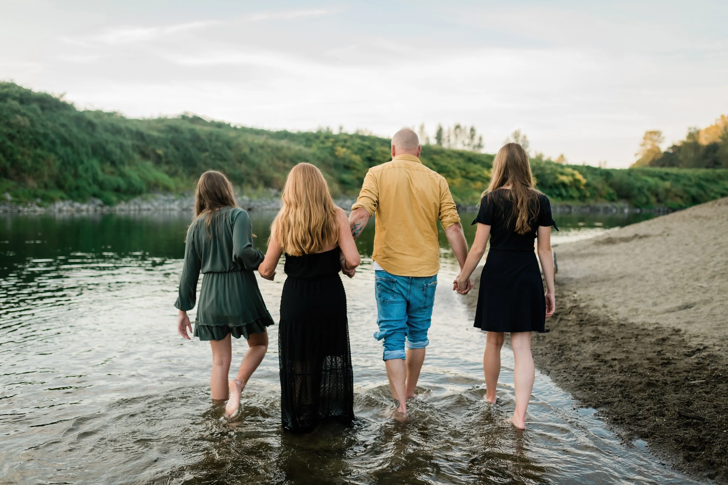 sunset-family-walk-in-water-duvall-wa.jpg