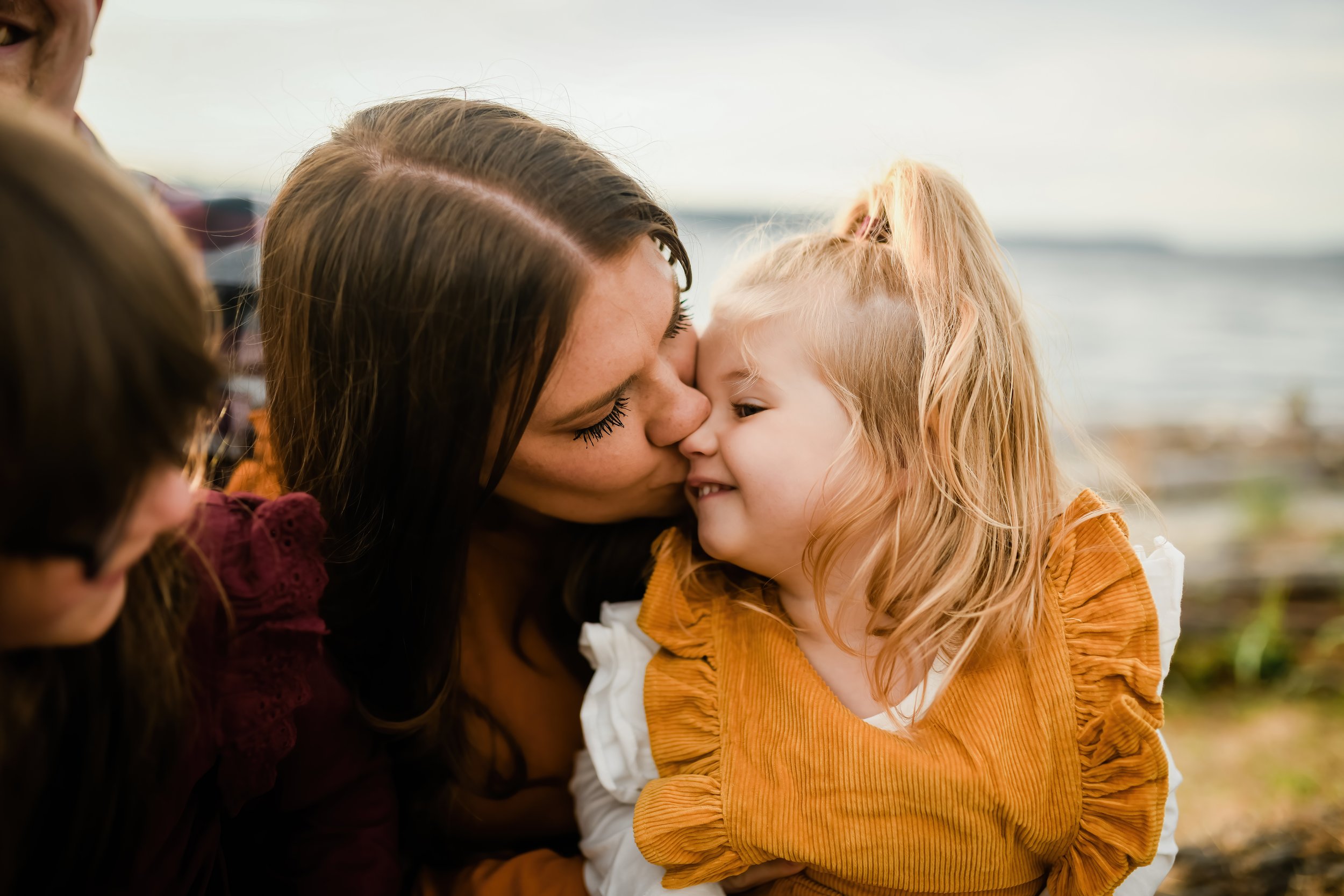 Capturing Generations | The Significance of Extended Family Photo Sessions