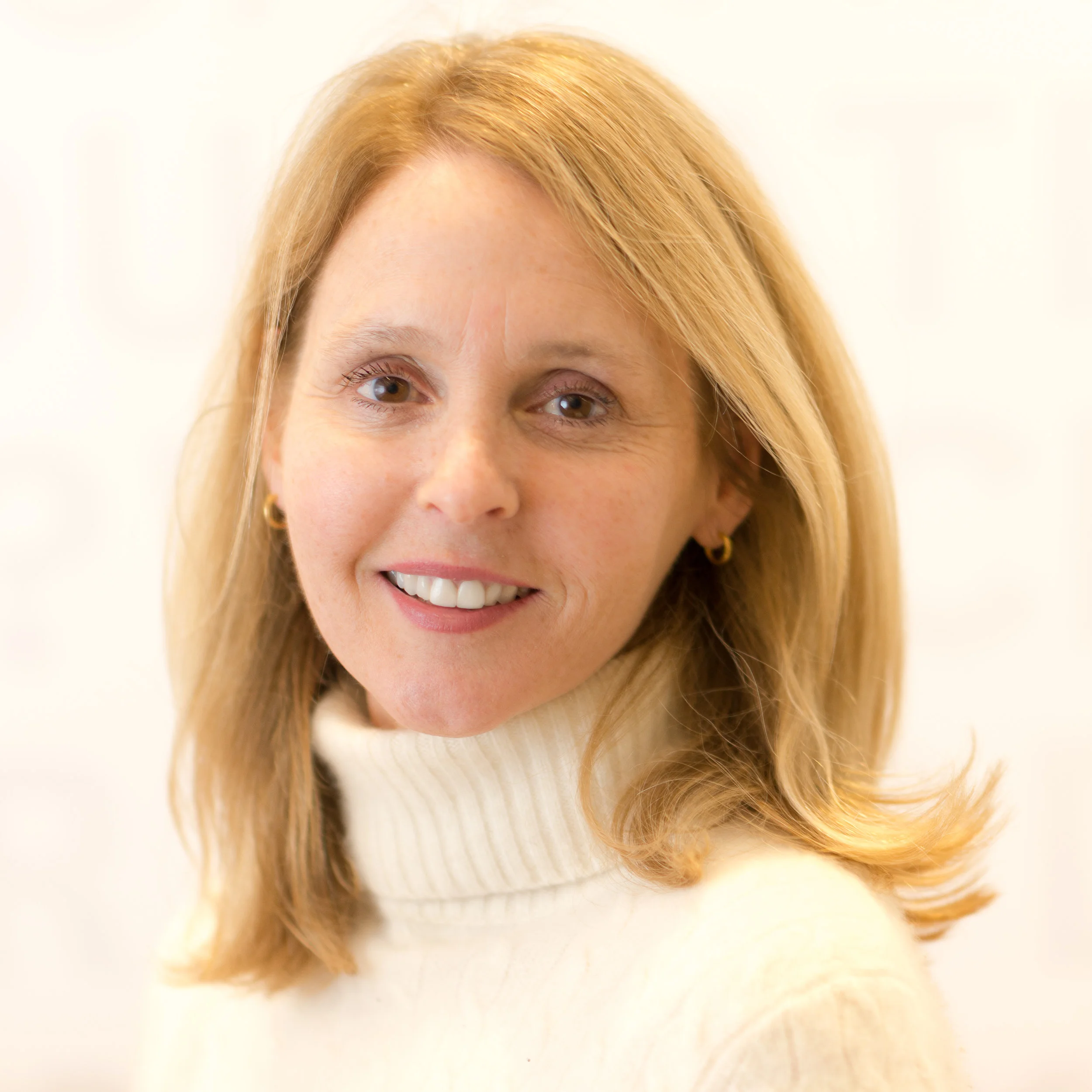 Elizabeth Gish Manager, Corporate Citizenship, Oracle