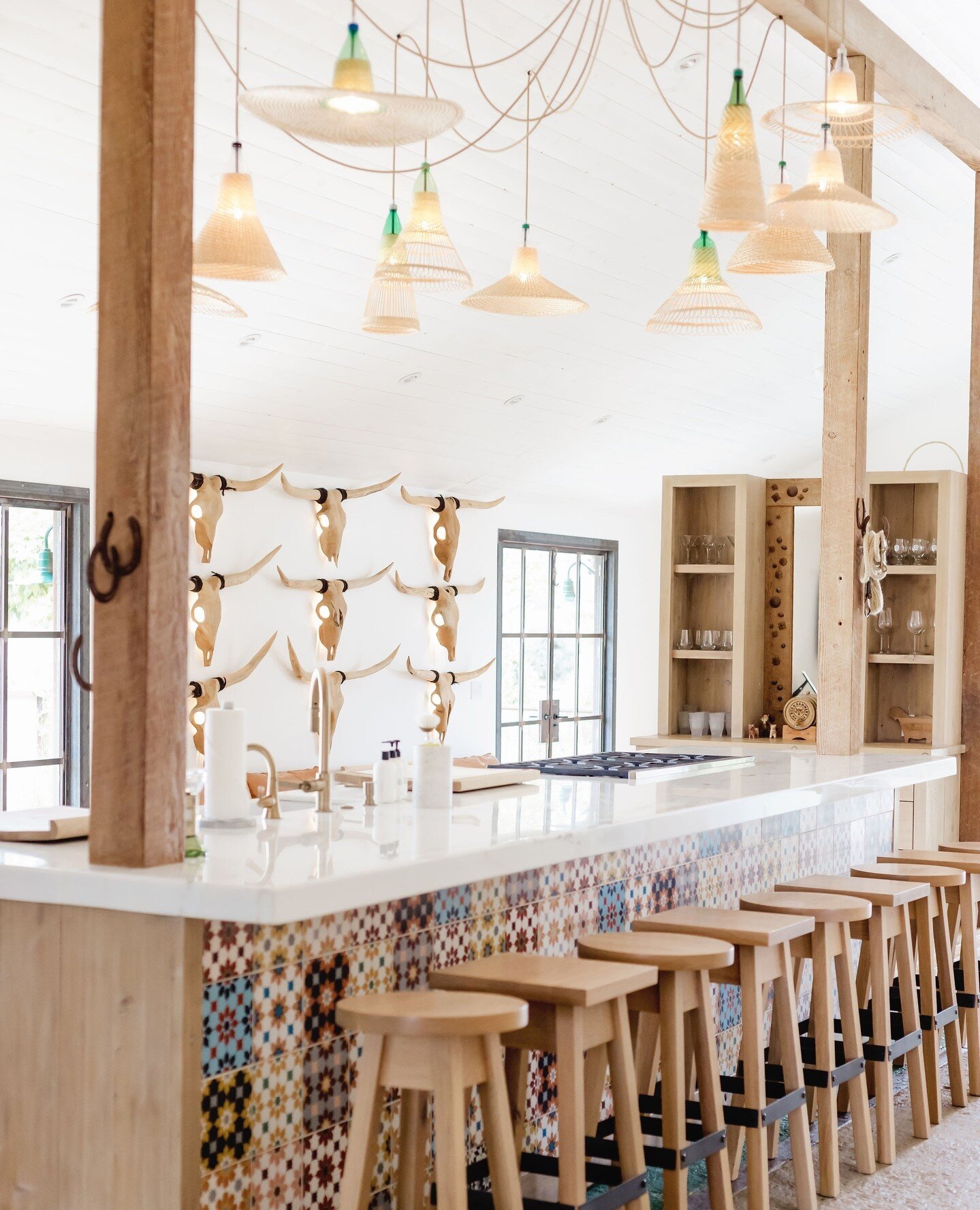 The kitchen dreams are made of 🍽⁠
⁠
⁠
⁠
⁠
⁠
#shareslo #visitslo #slocal #airbnb #airbnbhost #vrbo #vrbohost #vacationrental #travel #travelca #kitchen #design