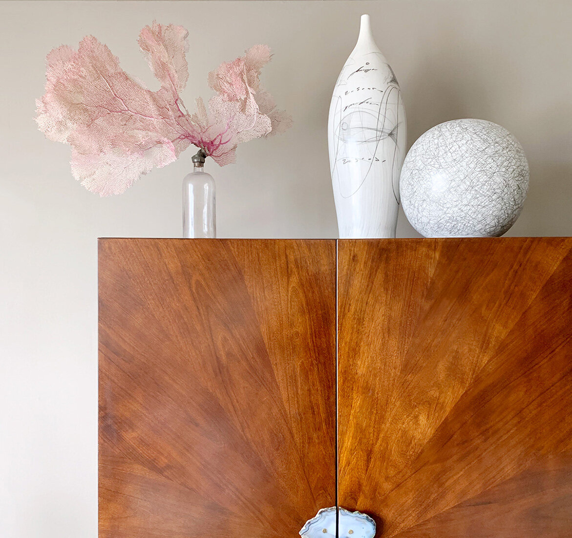Cabinet-close-r.jpg