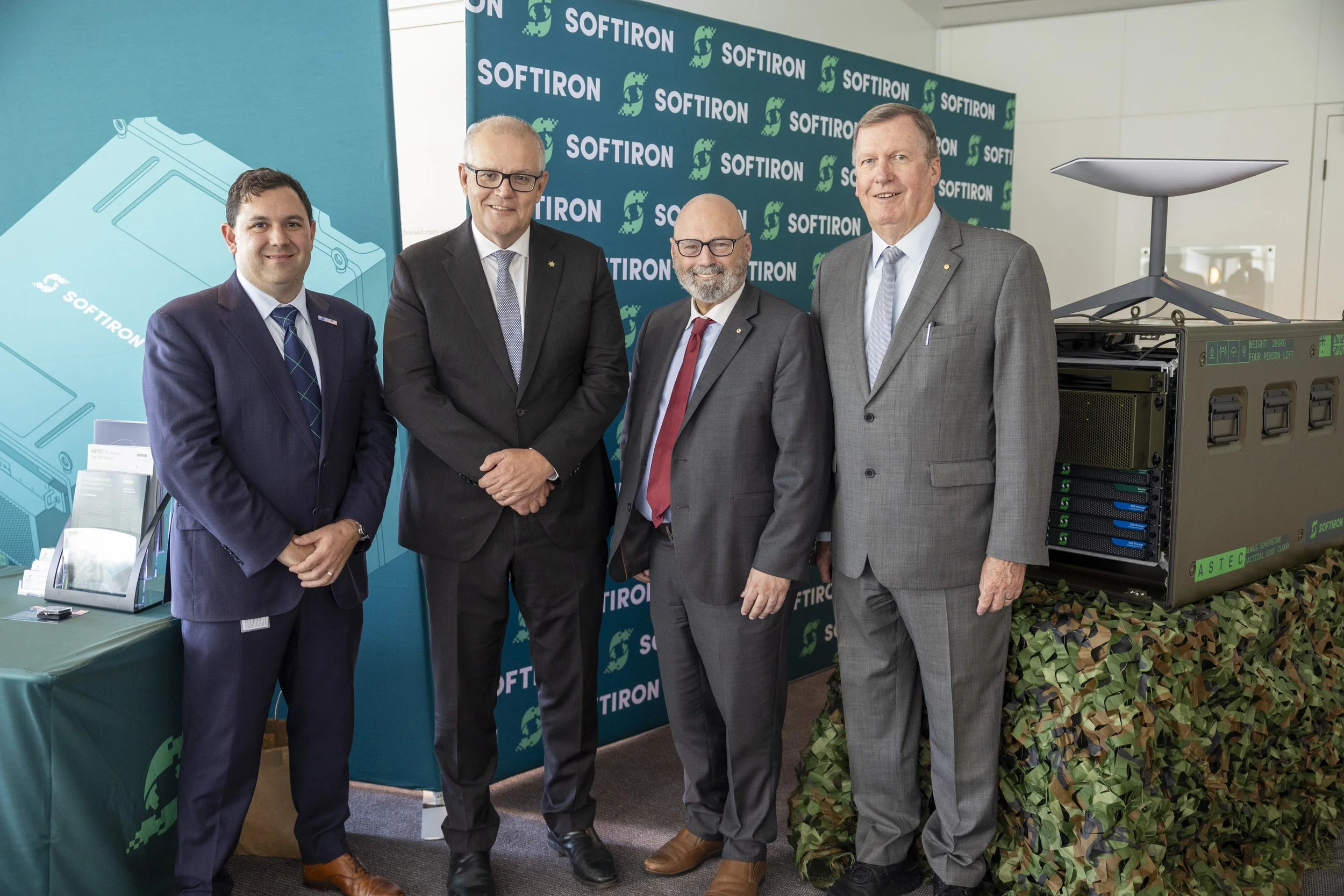  Softiron display at Parliament House Canberra. Former Prime Minister Scott Morrison, Arthur Sinodinos and former Chief of Army Lieutenant General Peter Leahy RTD. 