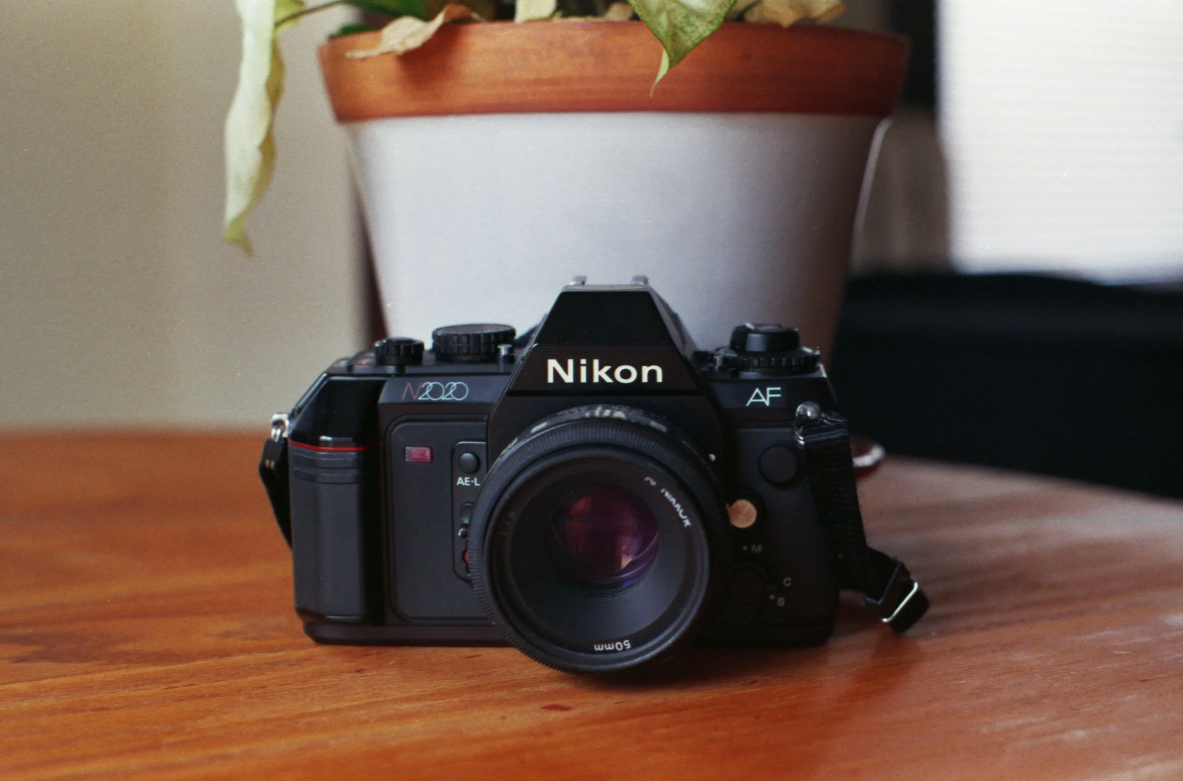 Nikon N2020 — Aperture Preview
