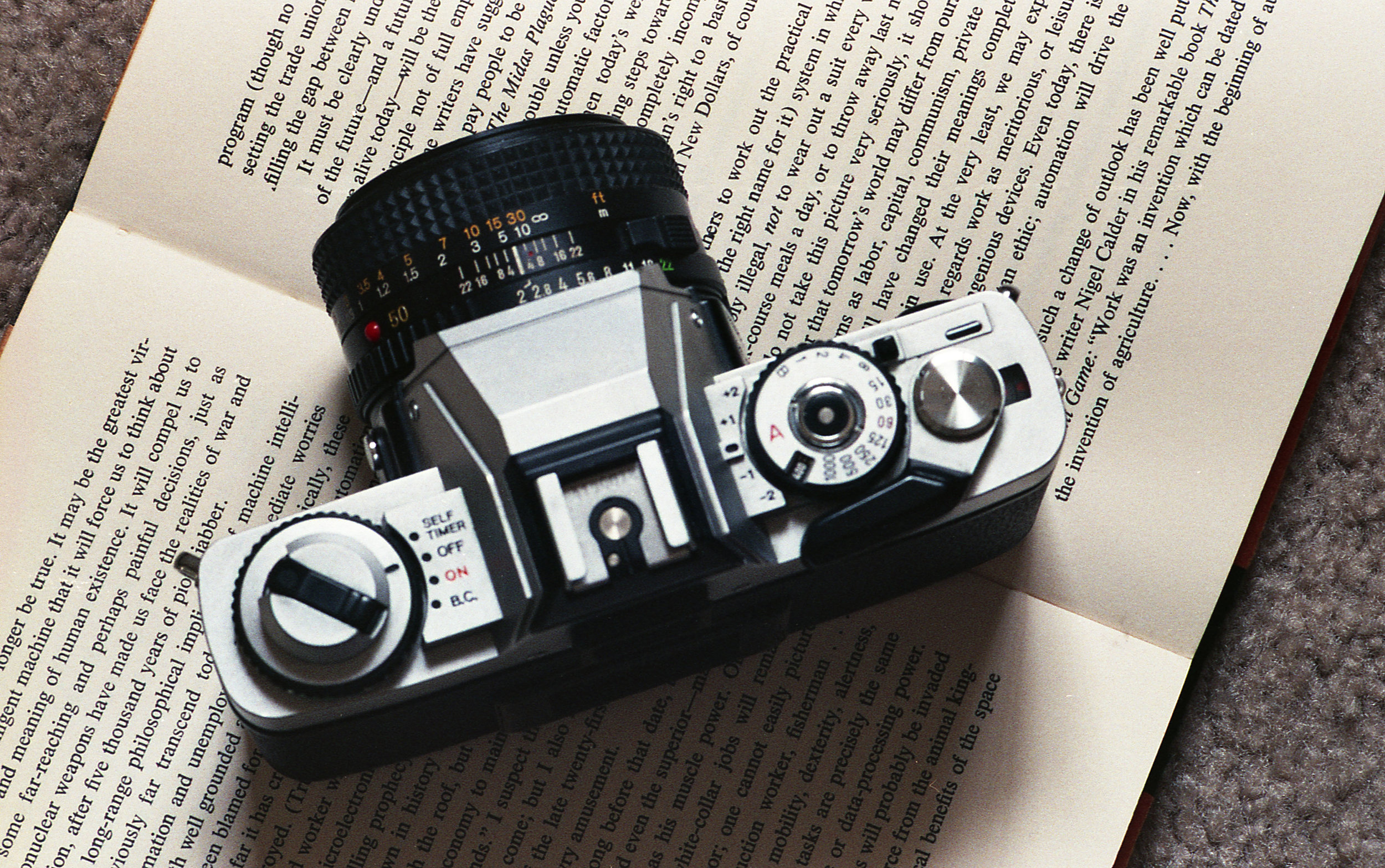 SLR Cameras — Aperture Preview