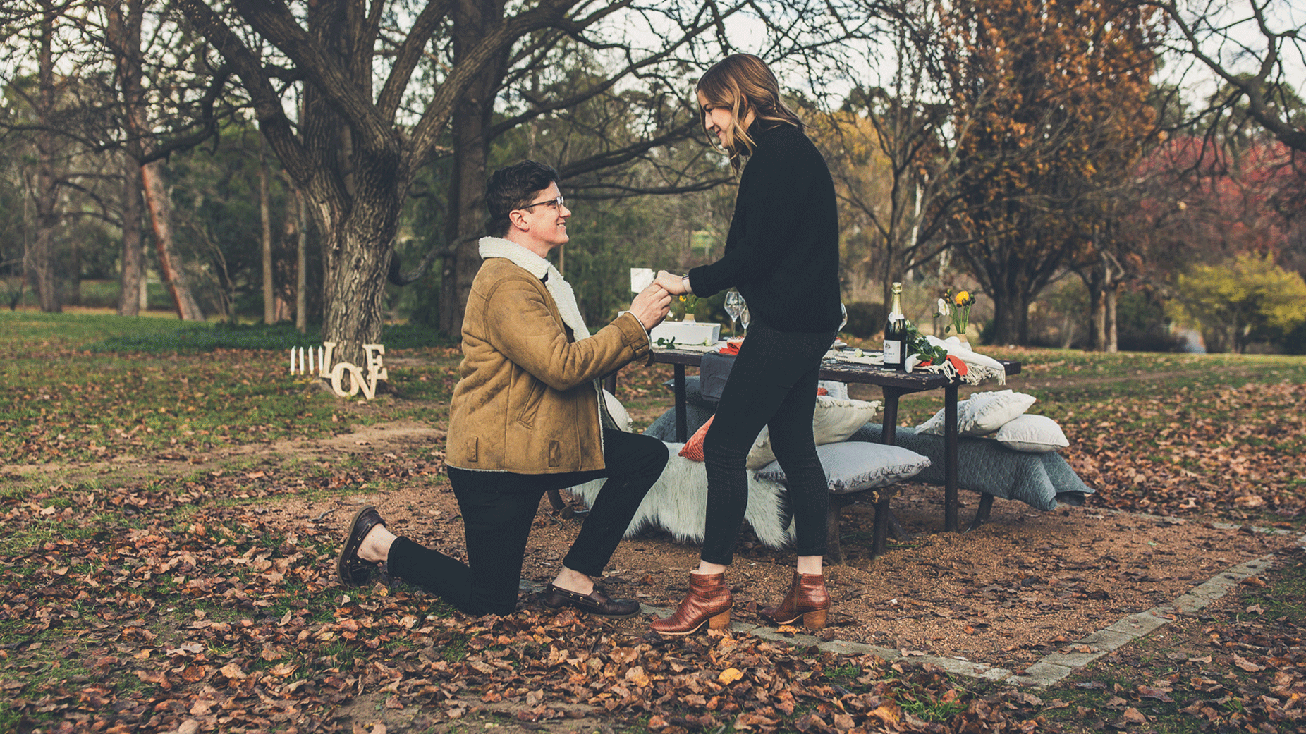 JC_StyledProposal_Kiss.gif