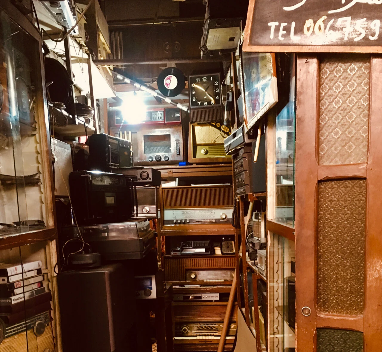 Souk klok en radio’s