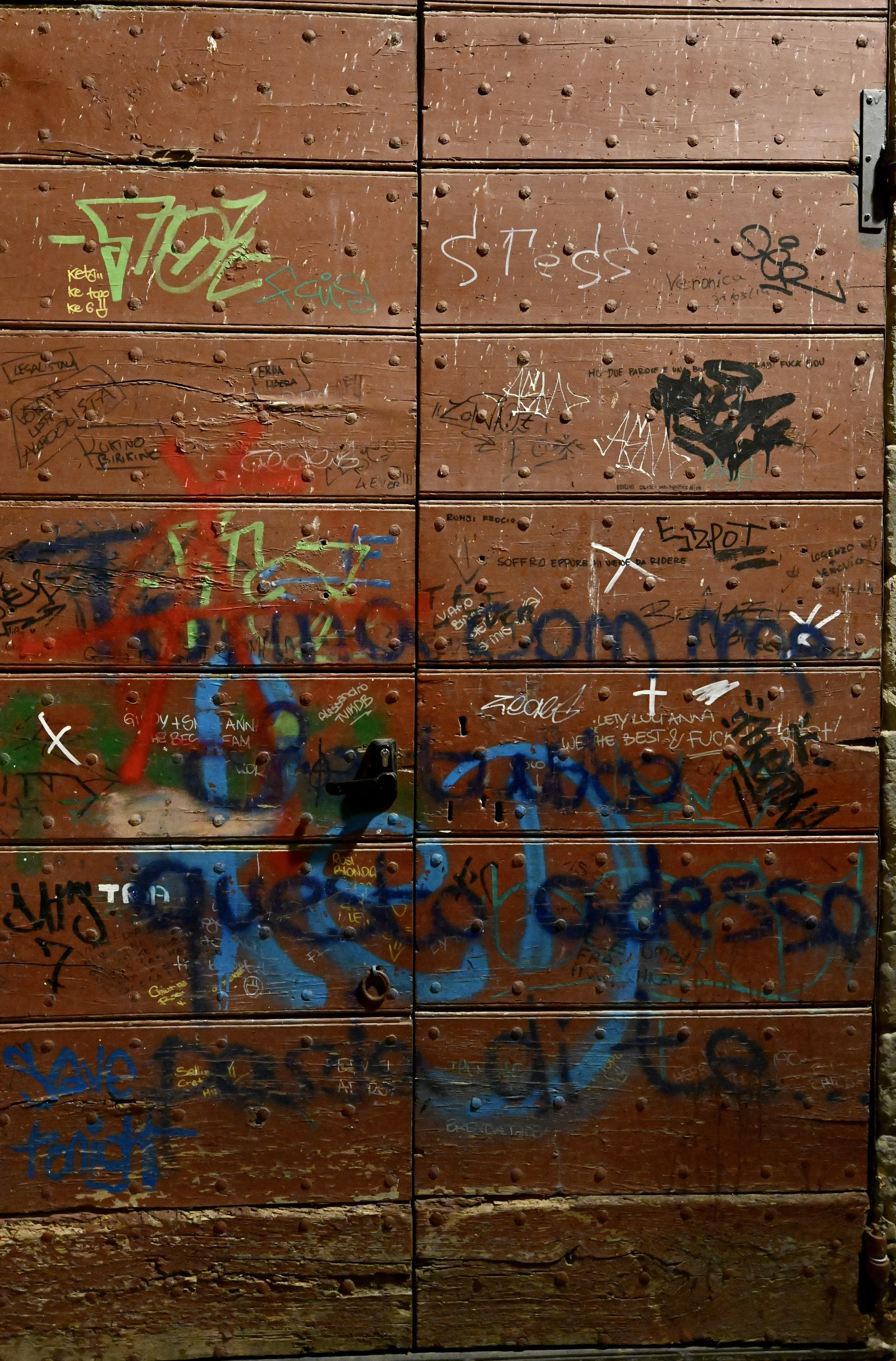 The Machine Oversold Itself: The Ruination of Consumerism by Mass Social Media Advertising