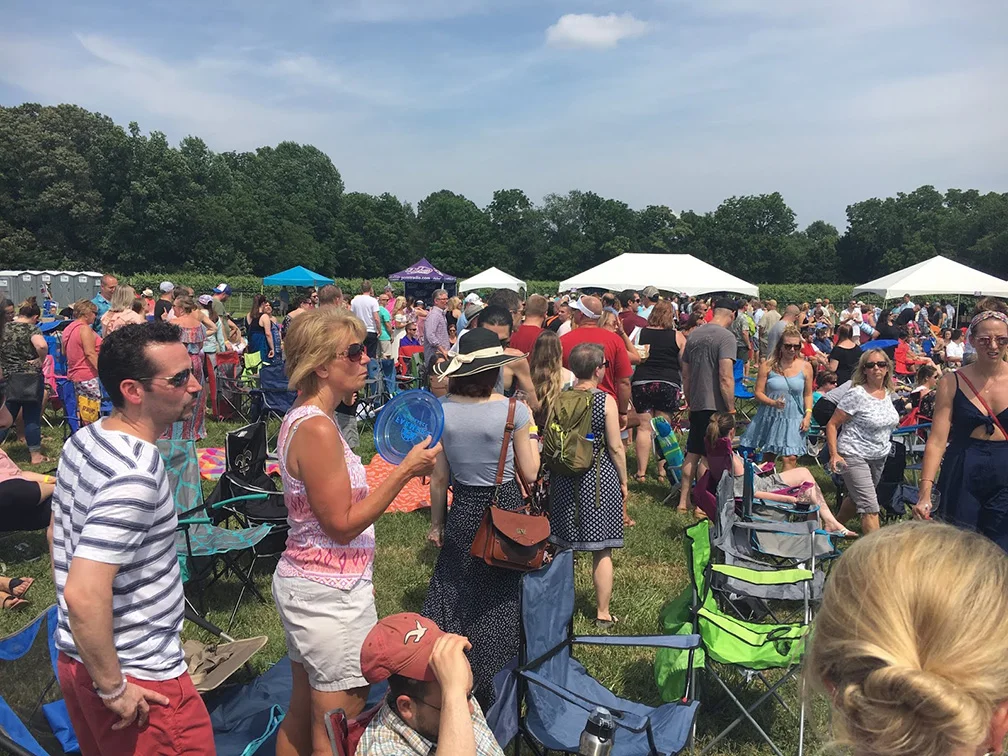 The lines and crowds were a little too much during the Jason Mraz show at the winery.