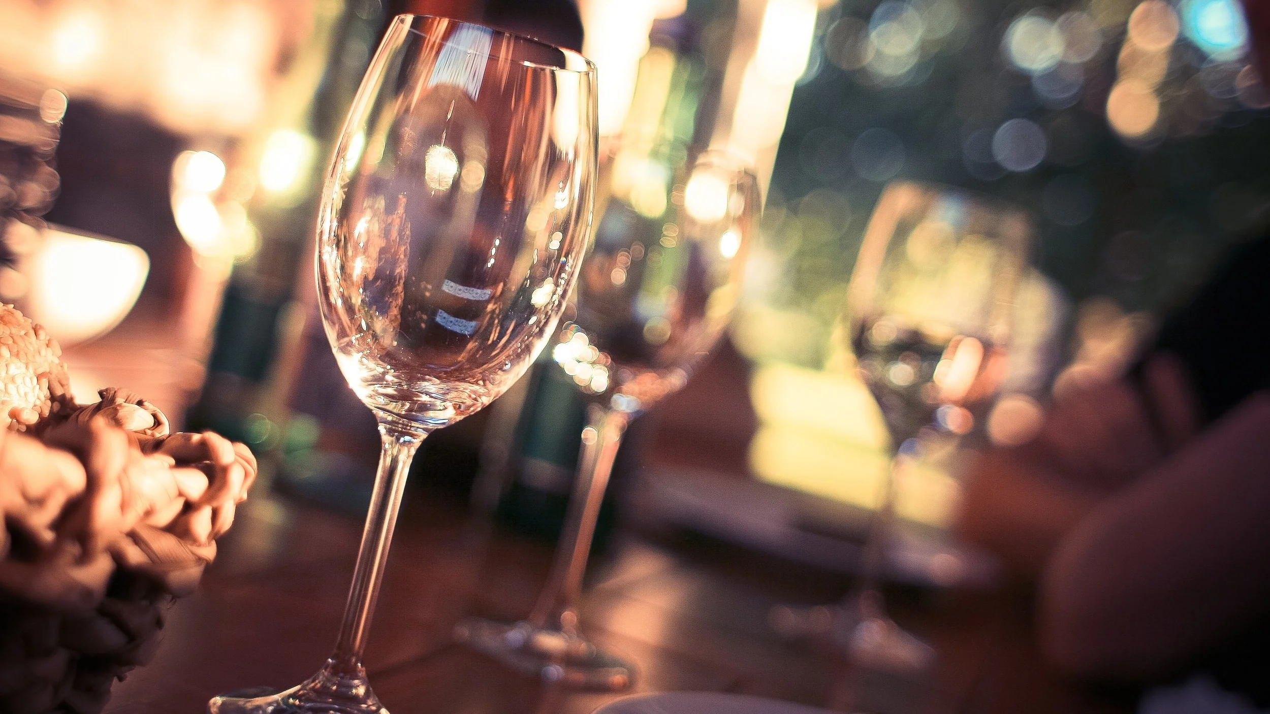 blur-close-up-dining-225228.jpg