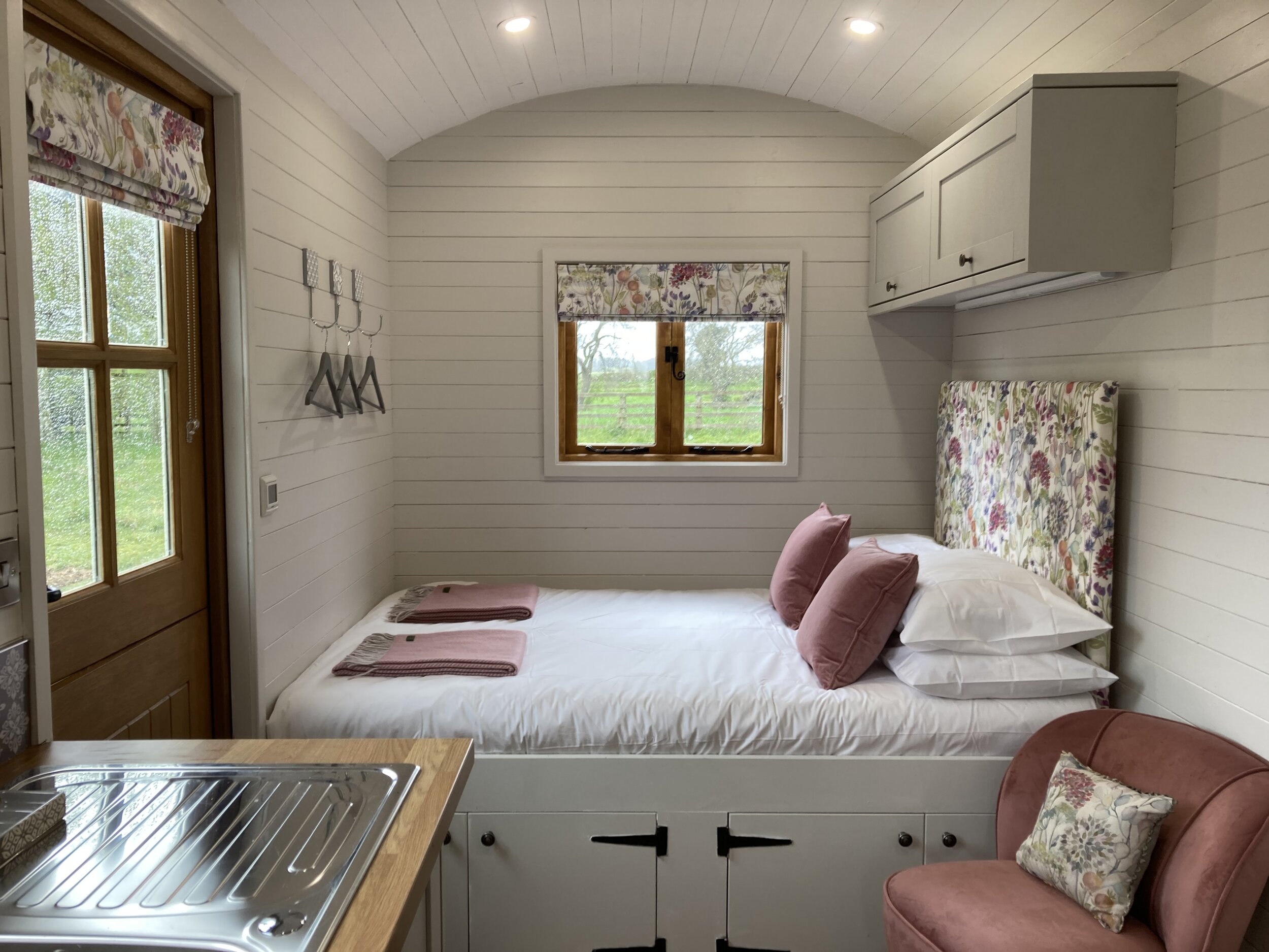  Sonata shepherds hut interior 