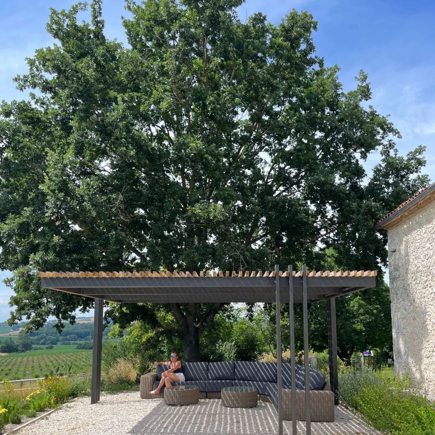 Just having a quiet moment with a coffee under the pergola. And breathe.... 

#holidaytime #morningcoffee #gitevacation #frenchmorning #coffeetime #bordeaux #lotetgaronne❤️ #andrelax #lematin #pergola