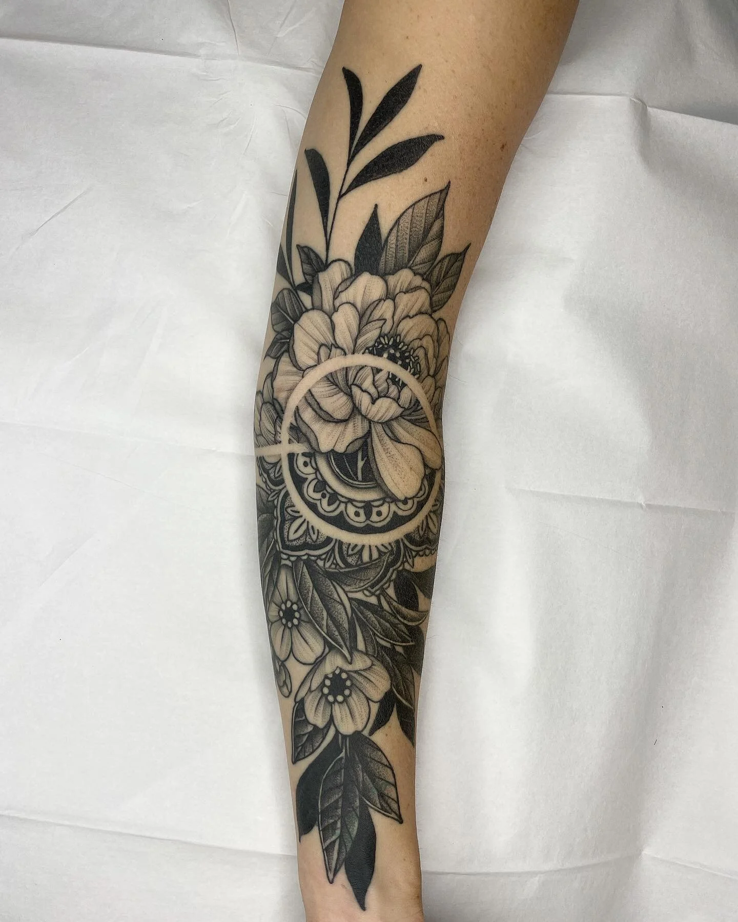 2 years from pain @tigerclue 

#Tattoo #flash #traditional #blackwork #taot #blackworkerssubmission #dotwork #flashaddicted #tttism #equilattera #tattrx #tattoosnob #portlandtattoo  #floraltattoo #blacktattooart