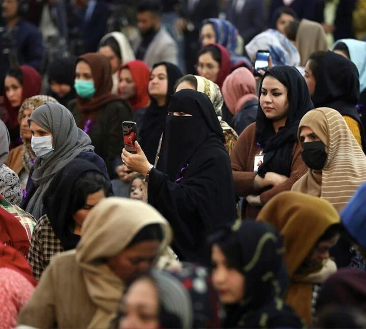 Female student in Kabul: "They told me the police were evacuating us because the Taliban had arrived in Kabul, and they will beat women who do not have a burqa. I could see around me were the fearful and scared faces of women and ugly faces of m