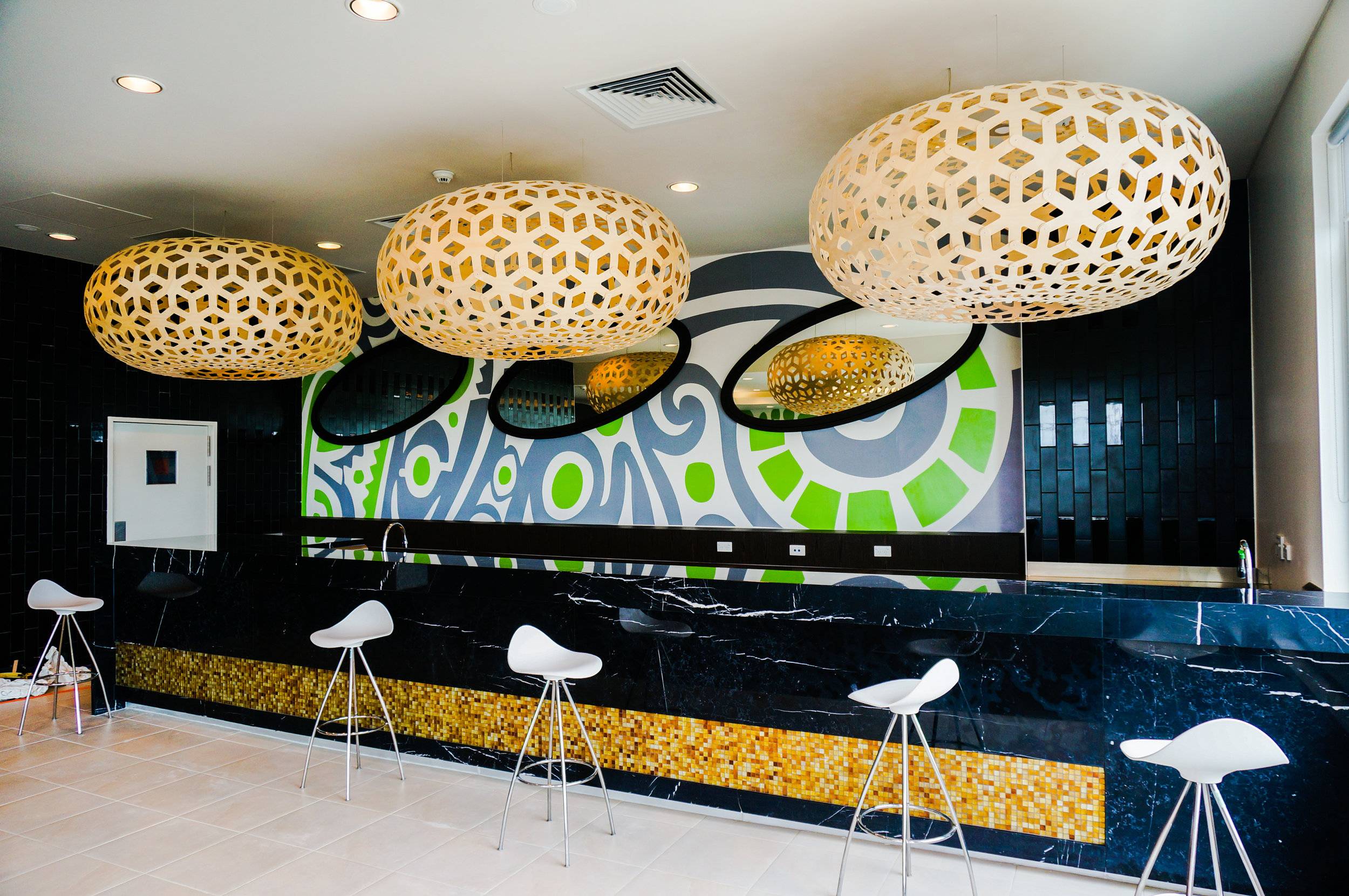 Lae's best bar function space