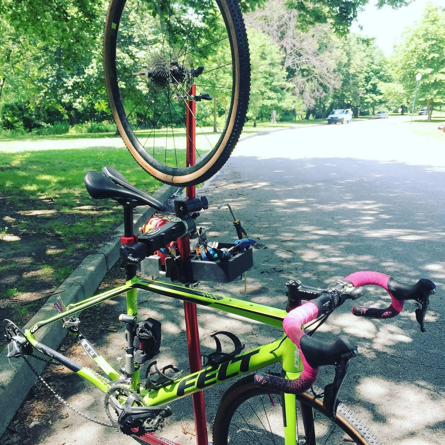 Easy Rider Repair Co. comes to you!Service by appointment, for #SEPA region. Where you at? Schedule your bike service today.. turn around time faster than bike shops. 🚴🏻&zwj;♂️🔥😎👍#phila#delco#chesco#bucksco#bikerepair#tuneup#bike#mobilebikerepai