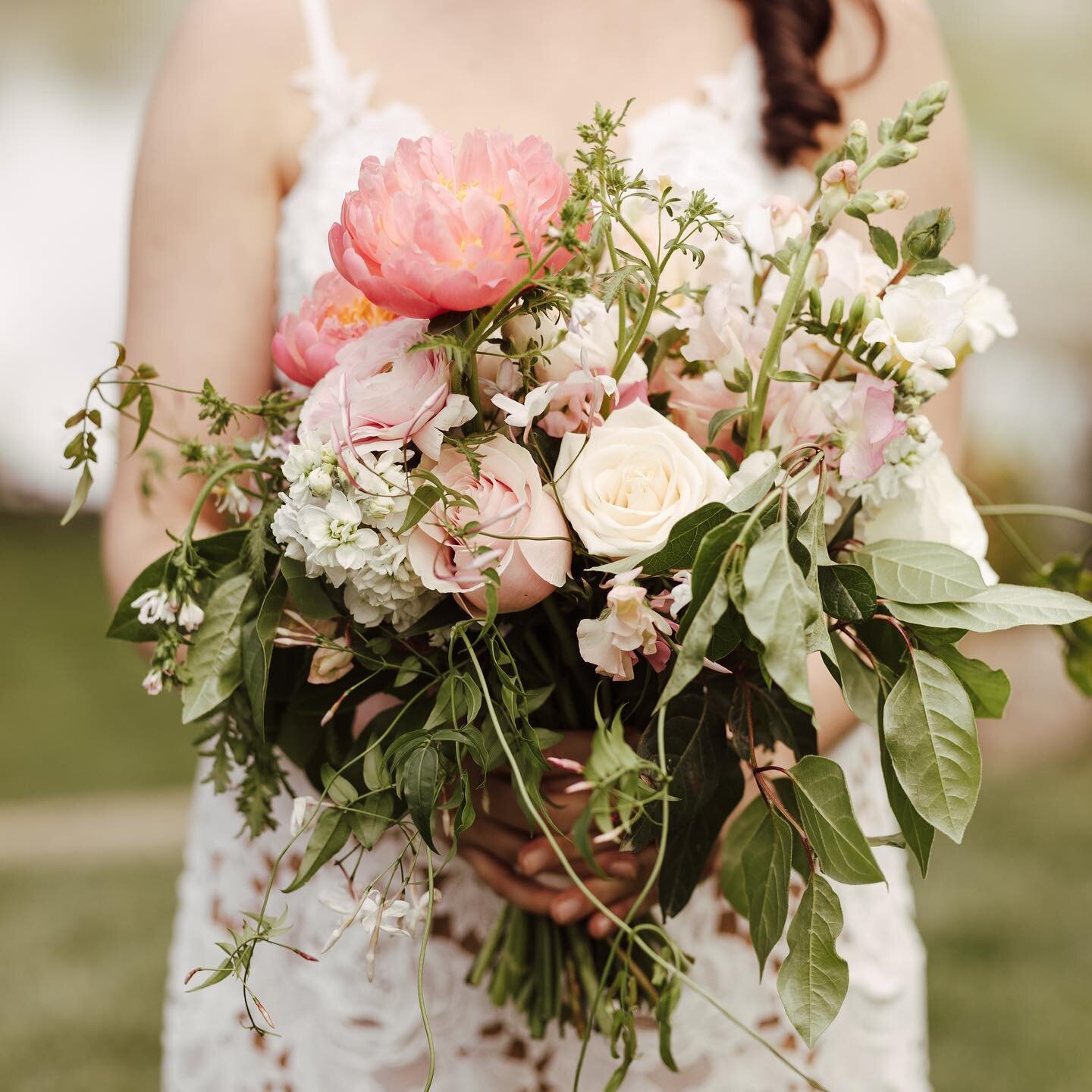 This micro wedding last April at the River Belle Inn in Healdsburg had lush peonies, roses and ranunculus in all shades of pink and blush with wild foraged greenery from my ranch. So glad to get these gorgeous photos of my floral shot by @zharkovwedd