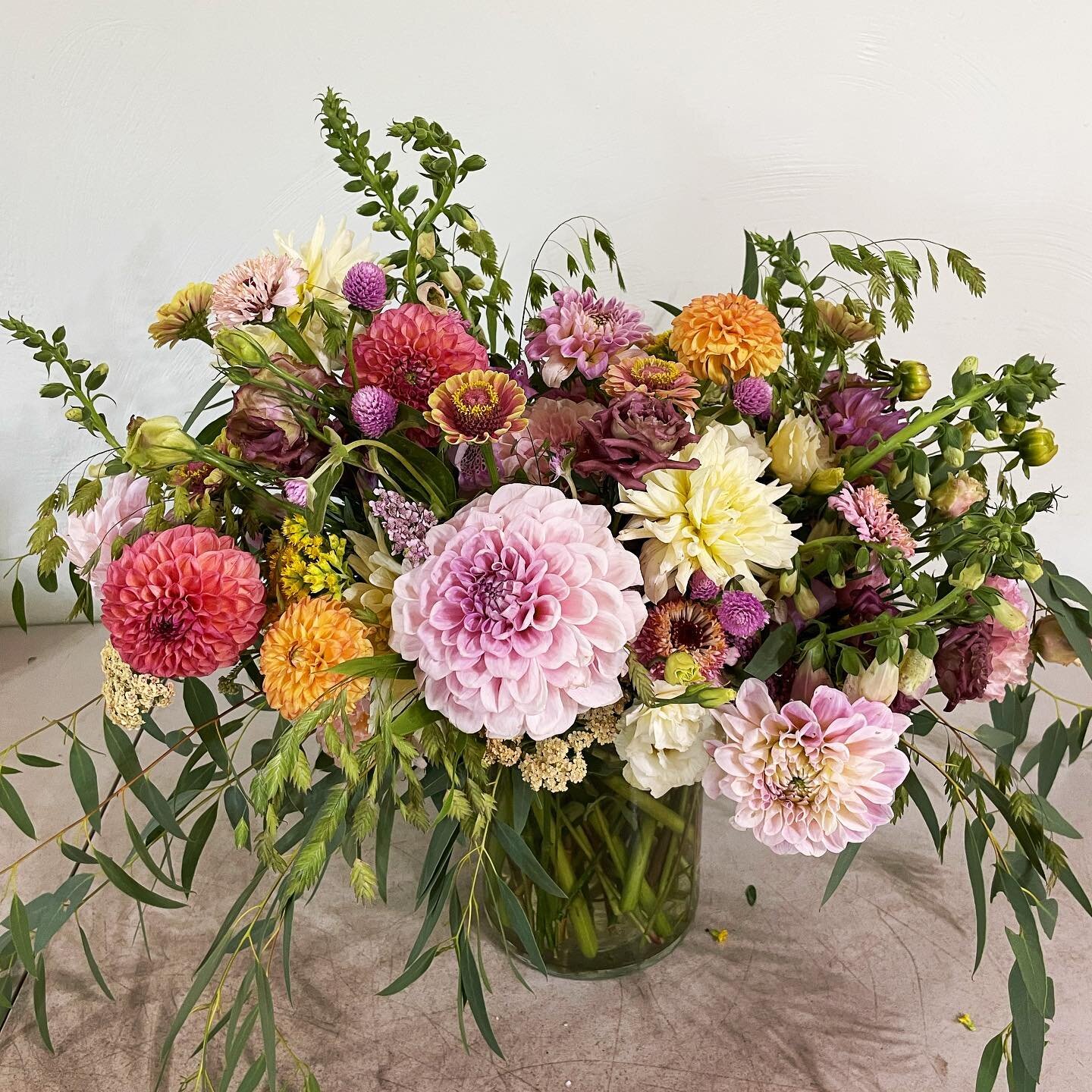 I wish I was the person about to receive these flowers!
.
.
.
#drycreekvalley #healdsburg #sonomacounty #dahlias #healdsburgflorist #slowflowers #theflowry