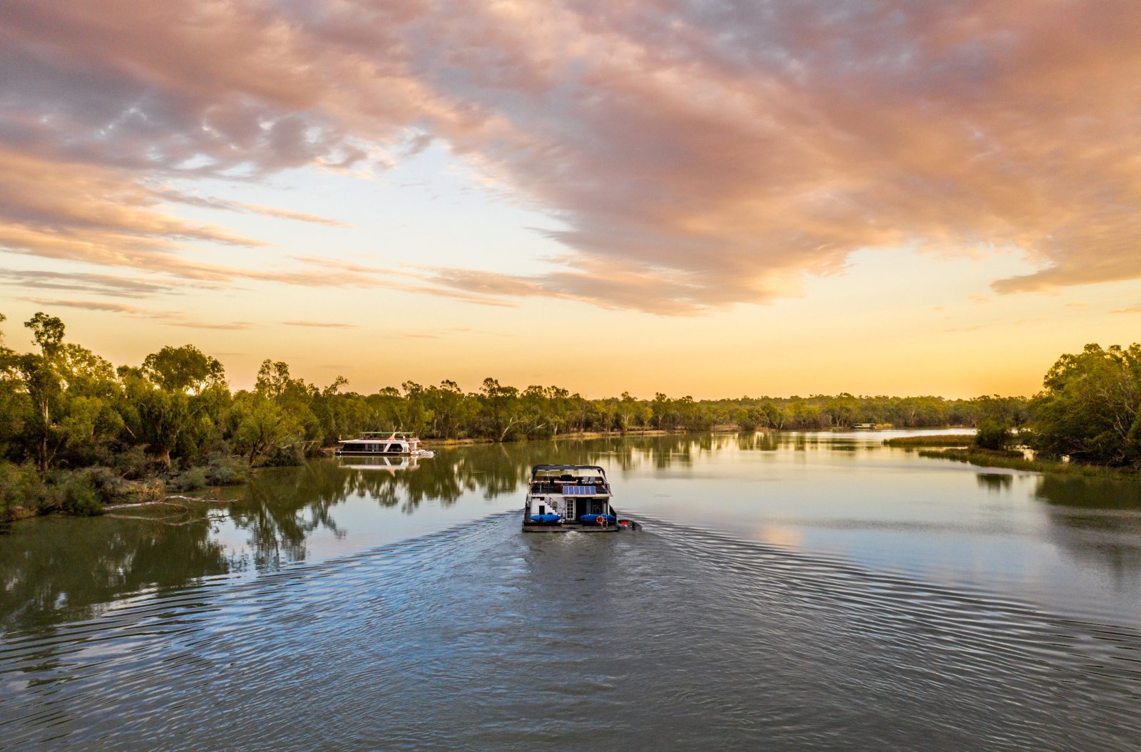 Follow one of the world's longest rivers on the Mighty Murray Way Road Trip