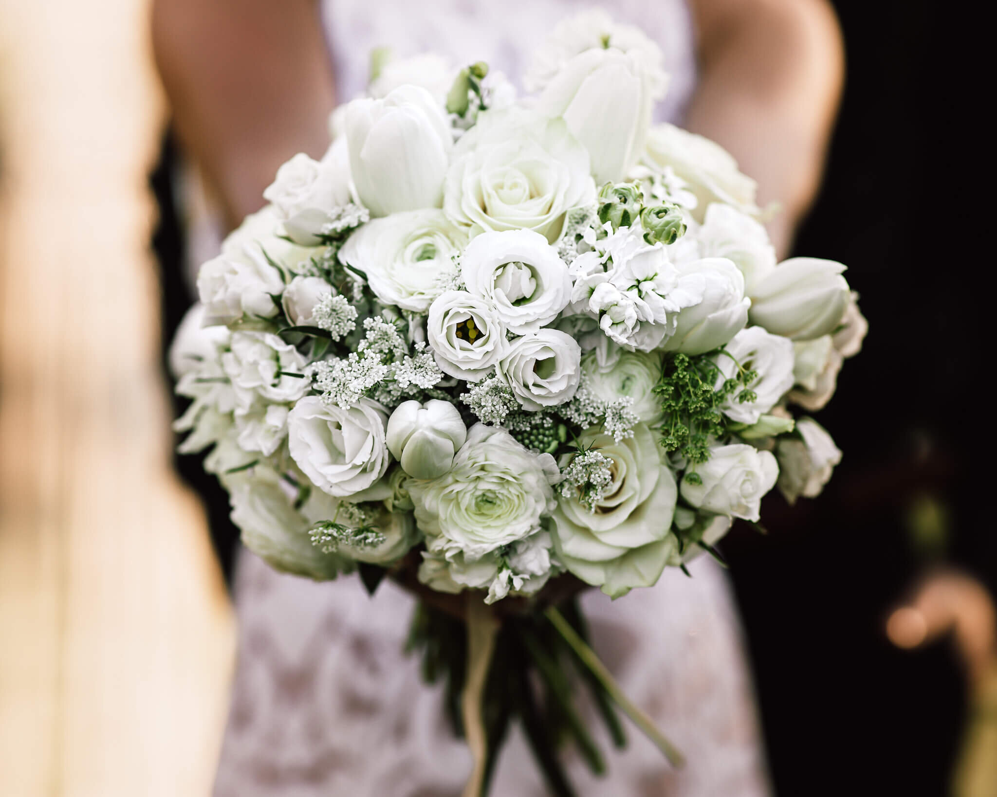 bride-wedding-bouquet-spring-wedding.jpg