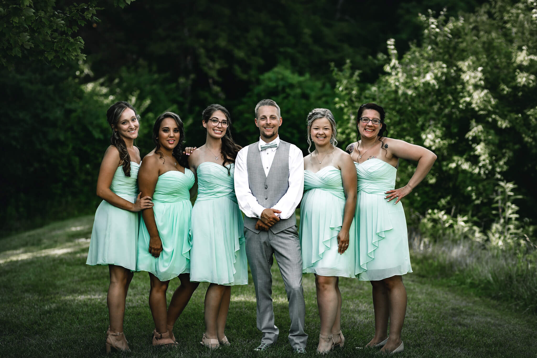 groom-bridesmaids-cincinnati-wedding-photographer.jpg