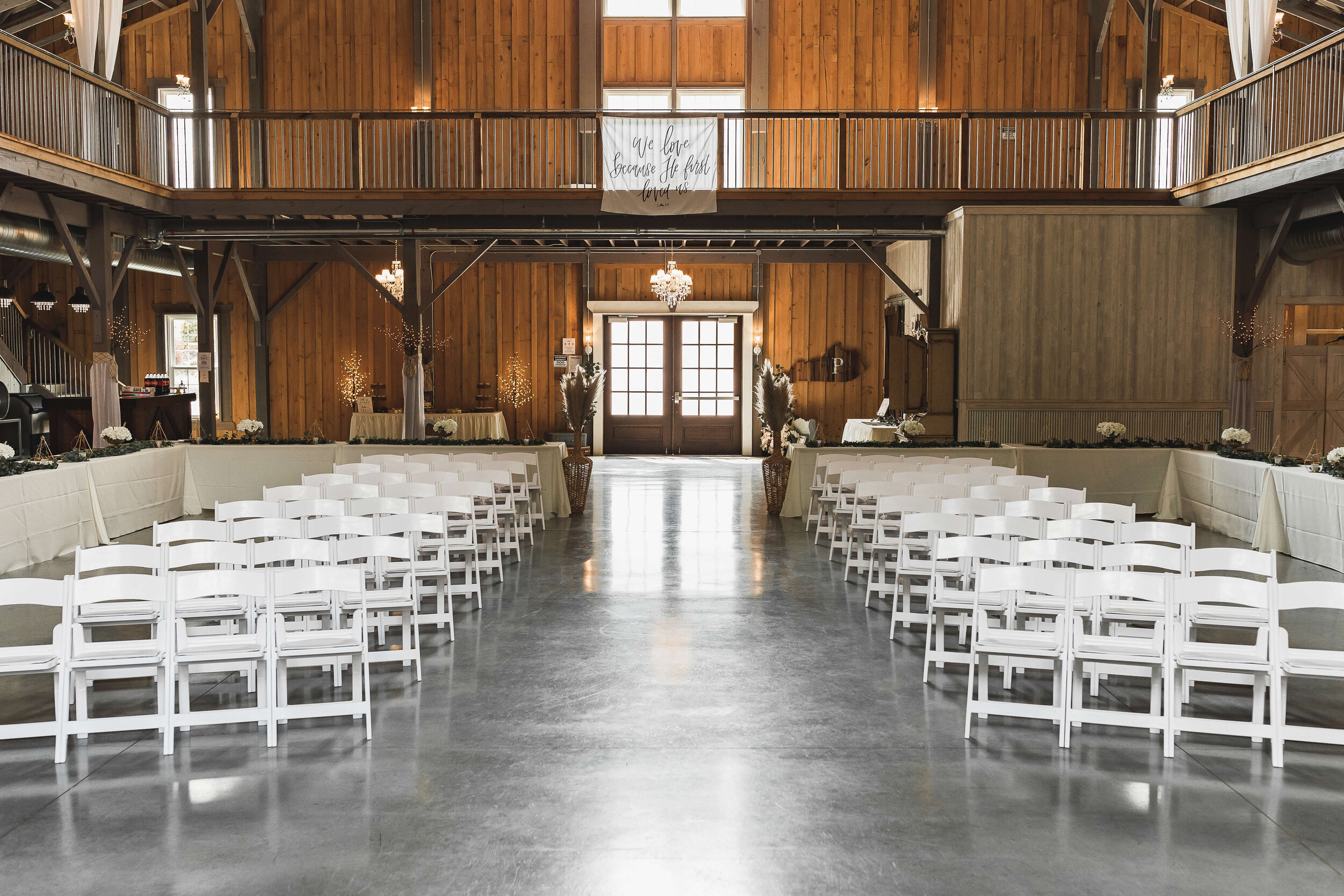barn-wedding-venues-kentucky-bride.jpg