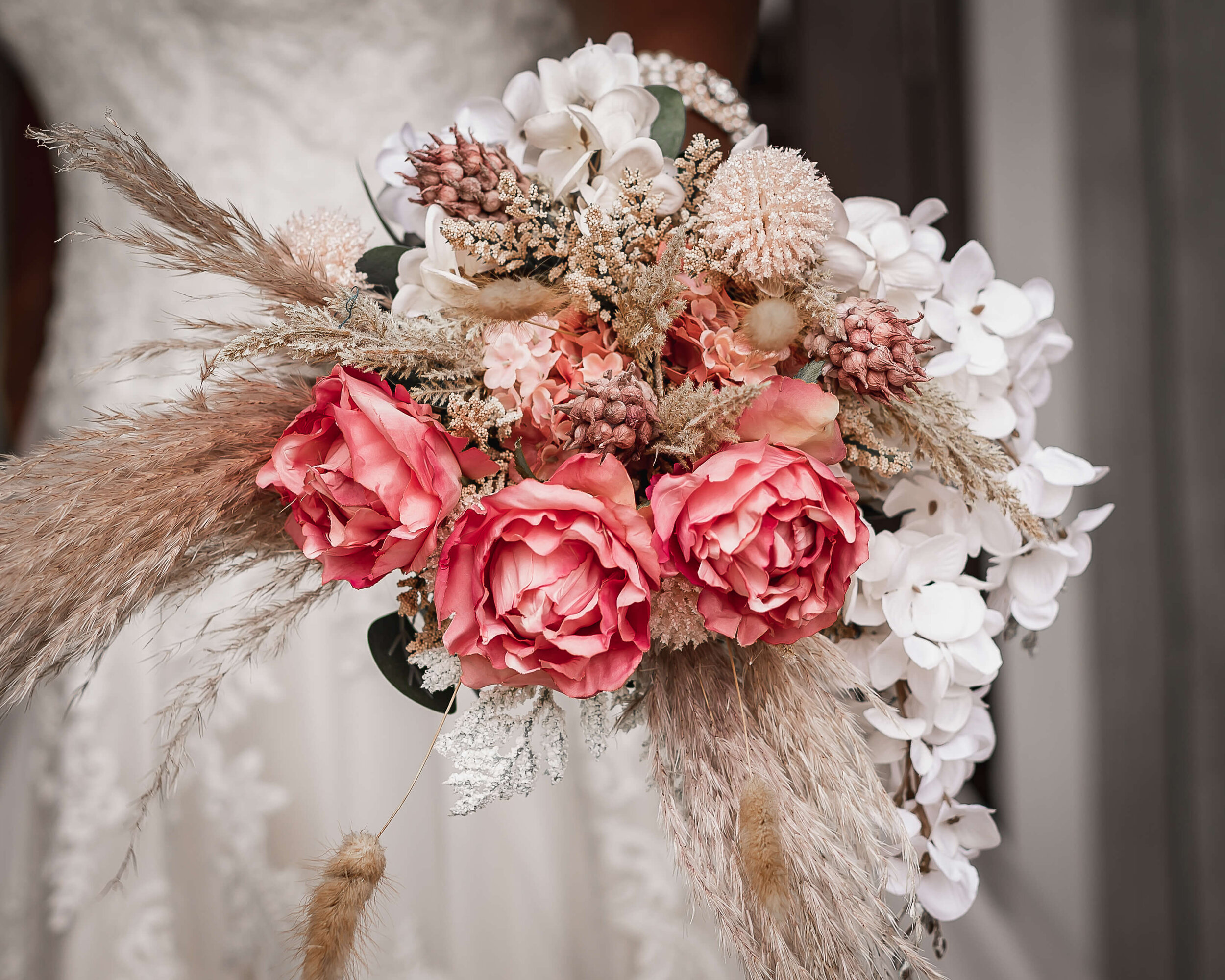 bridal-bouquet-cincinnati-ohio-flowers.jpg
