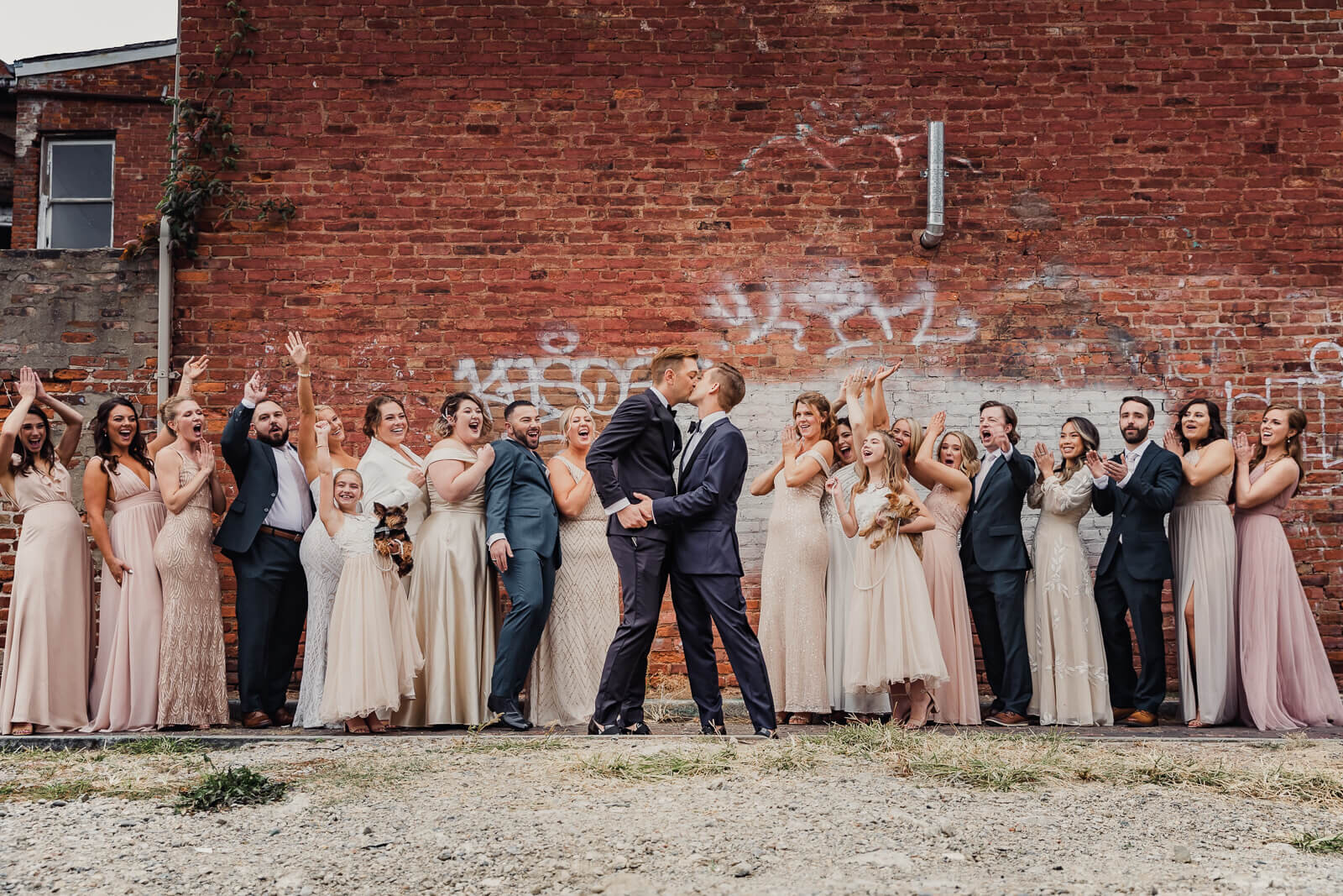 urban-bridal-party-photo-locations.jpg