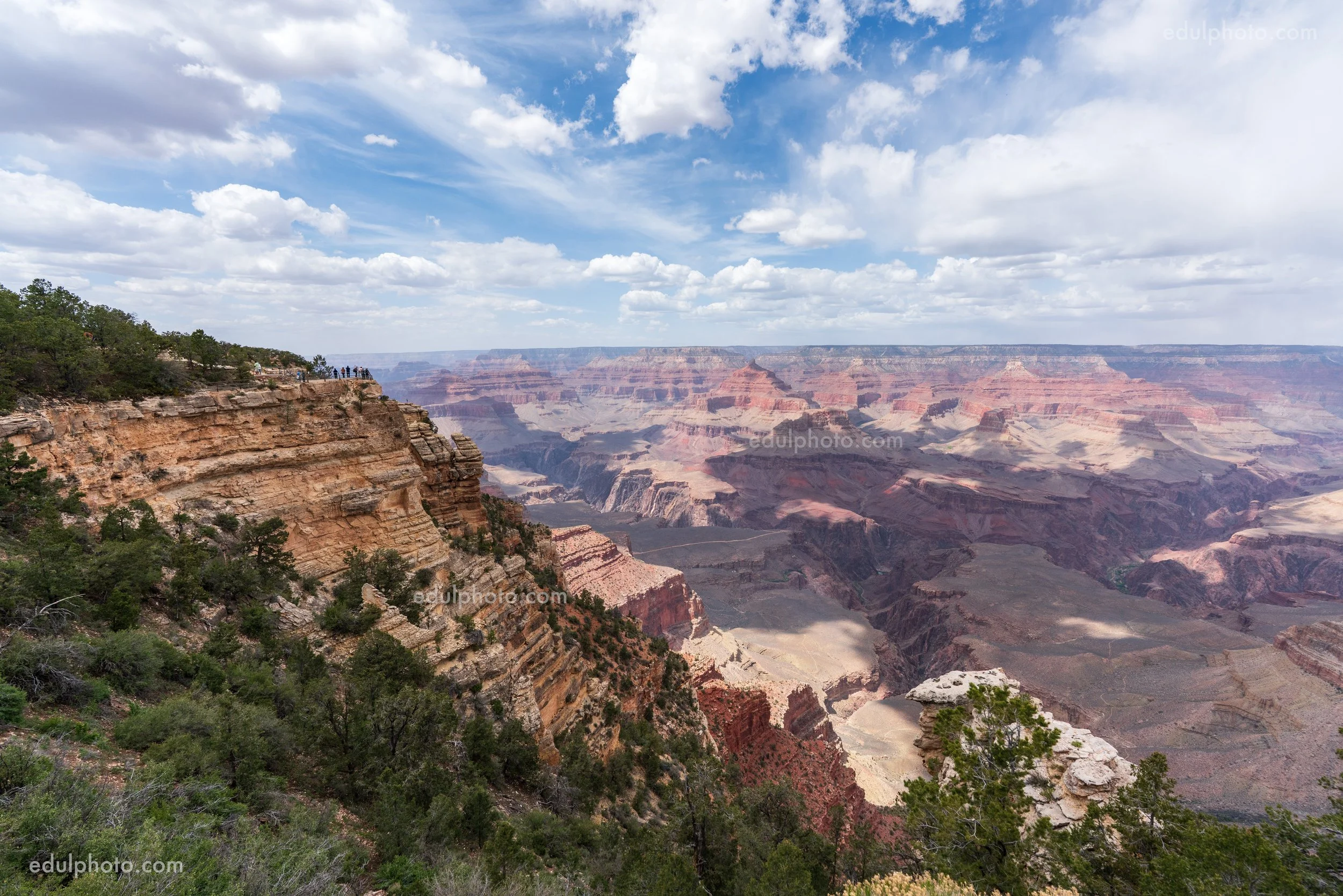  16mm F7.1 1/800 ISO200 