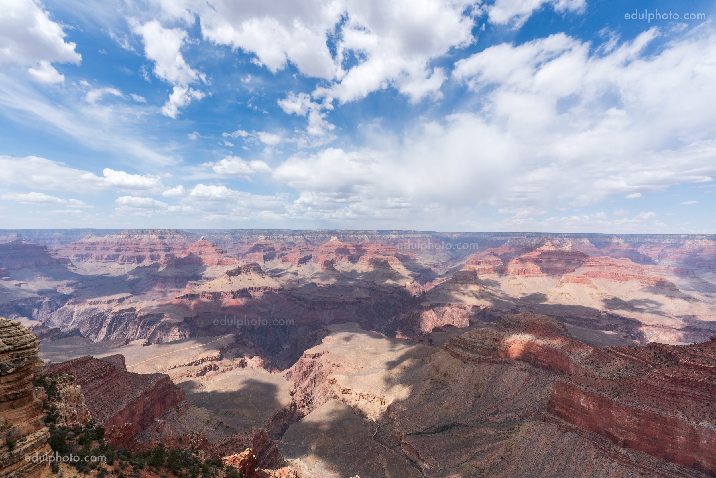  16mm F7.1 1/800 ISO200 