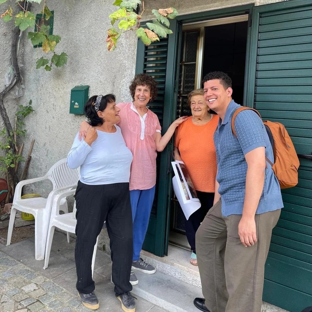 Meeting locals and connecting heart-to-heart makes learning Italian more fun with Esperienza's Living the Language