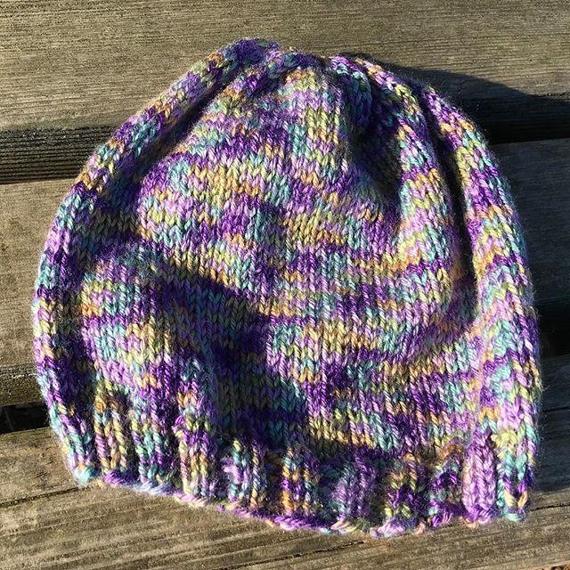 This hat is knit in multicolor acrylic by @wyldkit.
Hat is available in exchange for a donation of $10 or more to @packyourbackmi, which helps kids in #Flint & beyond. Donation link: https://secure.givelively.org/donate/pack-your-back/knitters-for-flint
Email knittersforflint@Gmail.com to check availability.
#knittersforflint #knitthewave #knittersofinstagram