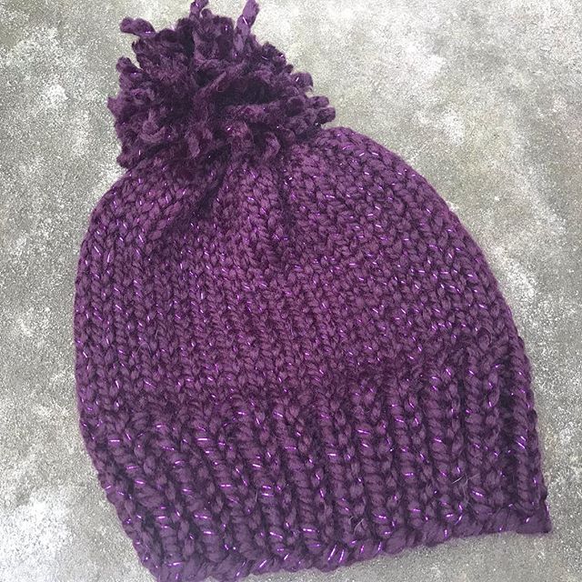 🚨 New hat!
Knit in wool blend by @wyldkit. 🧶
Available in exchange for a donation of $15 or more to @packyourbackmi which helps kids in #Flint.
Donation link: https://secure.givelively.org/donate/pack-your-back/knitters-for-flint
Reply to claim or email knittersforflint@gmail.com!
#KnittersForFlint #KnitTheWave #knittersofinstagram