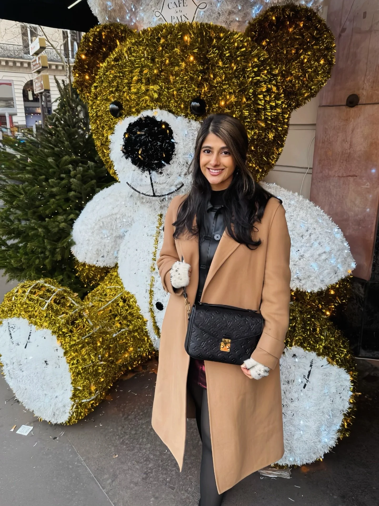 Paris dump 🇫🇷 Fun fact you might hear me singing on @katieprice&rsquo;s new Christmas song 🎶✨🎄#ThisChristmas