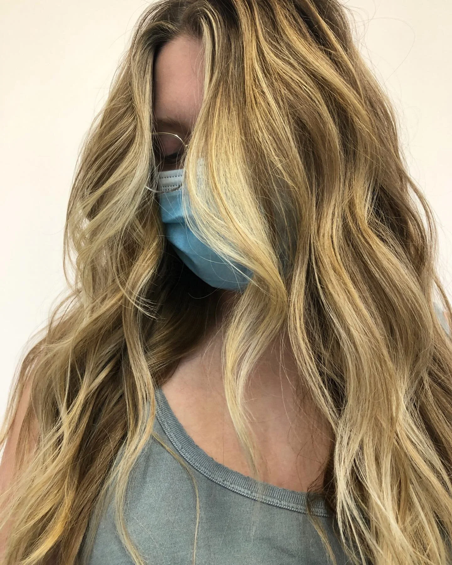 H A N D P A I N T E D - I love the effect of clay lightener and a chip brush. It was a turning point in my career, learning hairpainting was my one way ticket to freedom.
⠀⠀⠀⠀⠀⠀⠀⠀⠀
Freedom to create
Freedom to be an artist again
Freedom from someone 