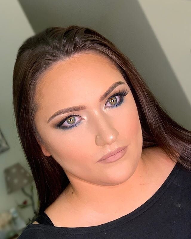 Grad Season 🎓 Swipe to see more 💙
&bull;
&bull;
📲 (615)624-0912
💌 book.looksbylex@gmail.com
💻www.servinglooksbylex.com
&bull;
&bull;
&bull;
&bull;
#nashville #nashvillemakeupartist #makeupartist #mua #nashvilletn #tennessee #murfreesboro #murfre