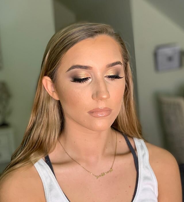 My model girl @eemillionn 🔥 Swipe to see more 👉🏼
&bull;
&bull;
💌 book.looksbylex@gmail.com
📲 text only 615-624-0912
💻 www.servinglooksbylex.com
&bull;
&bull;
&bull;
&bull;
#makeup #makeupartist #mua #glam #glow #tennessee #nashville #nashvillem